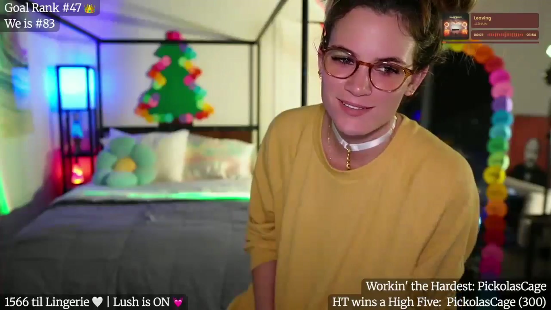 Gallery image thumbnail from Gia_Xxxmas's myfreecams stream on, 12/28/2025, 03:30 image 6 of 20