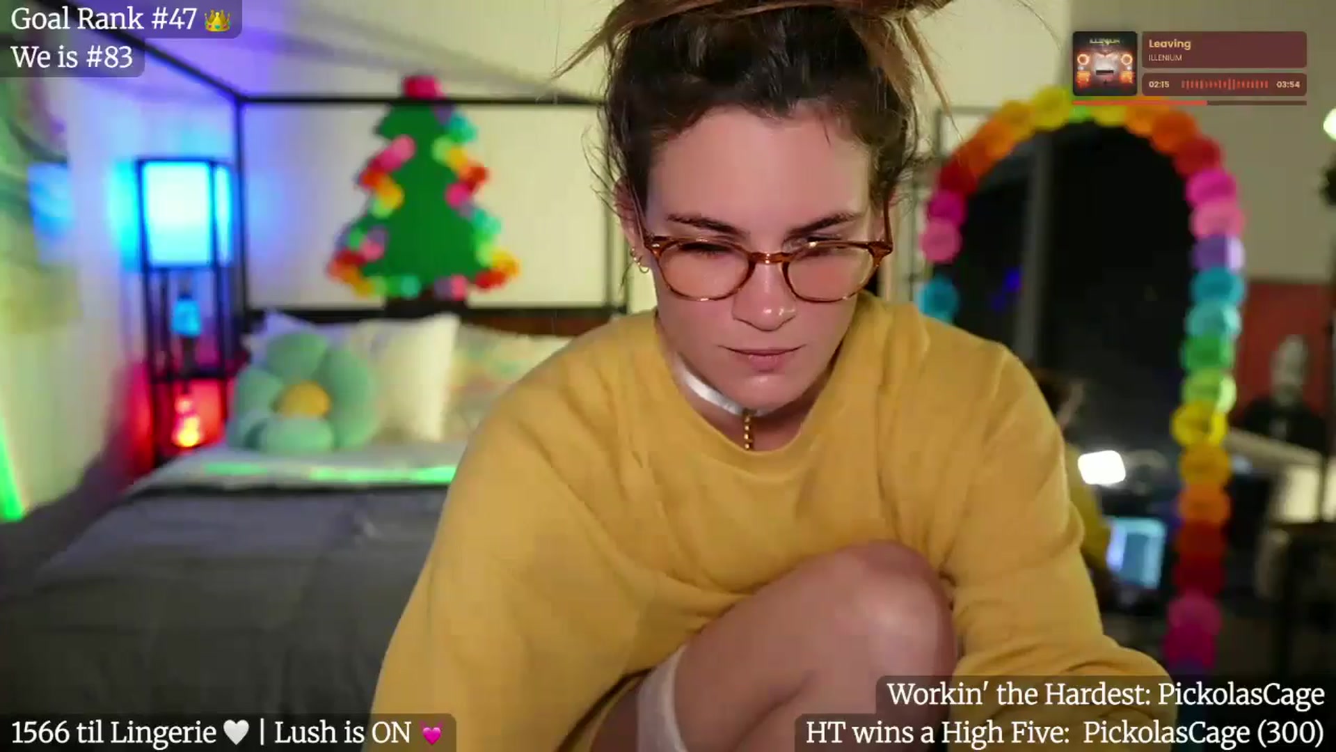 Gallery image thumbnail from Gia_Xxxmas's myfreecams stream on, 12/28/2025, 03:30 image 8 of 20