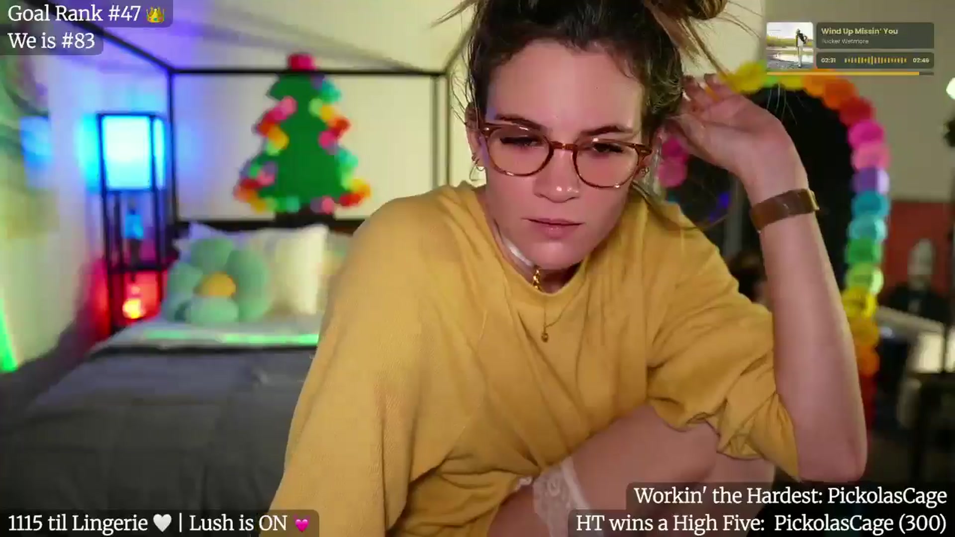 Gallery image thumbnail from Gia_Xxxmas's myfreecams stream on, 12/28/2025, 03:30 image 12 of 20