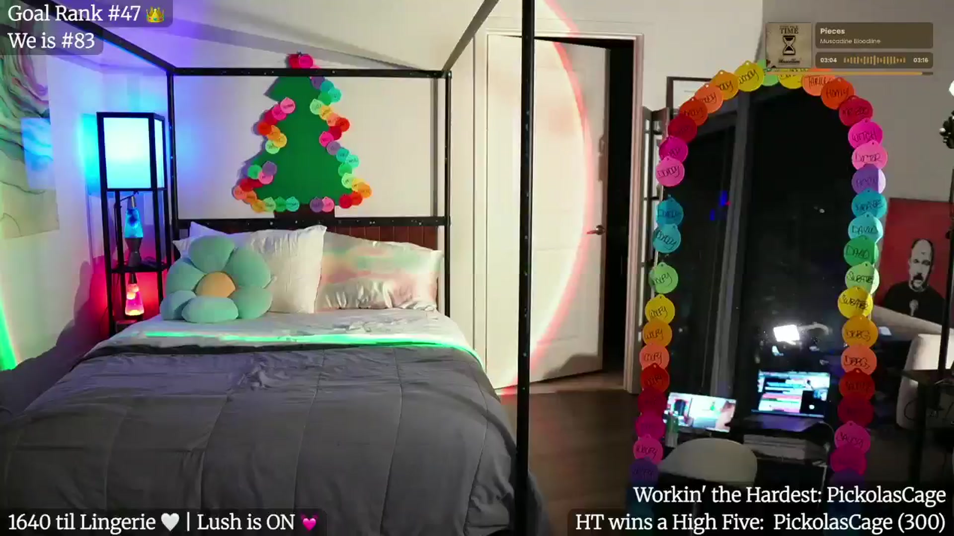 Gallery image thumbnail from Gia_Xxxmas's myfreecams stream on, 12/28/2025, 03:30 image 1 of 20