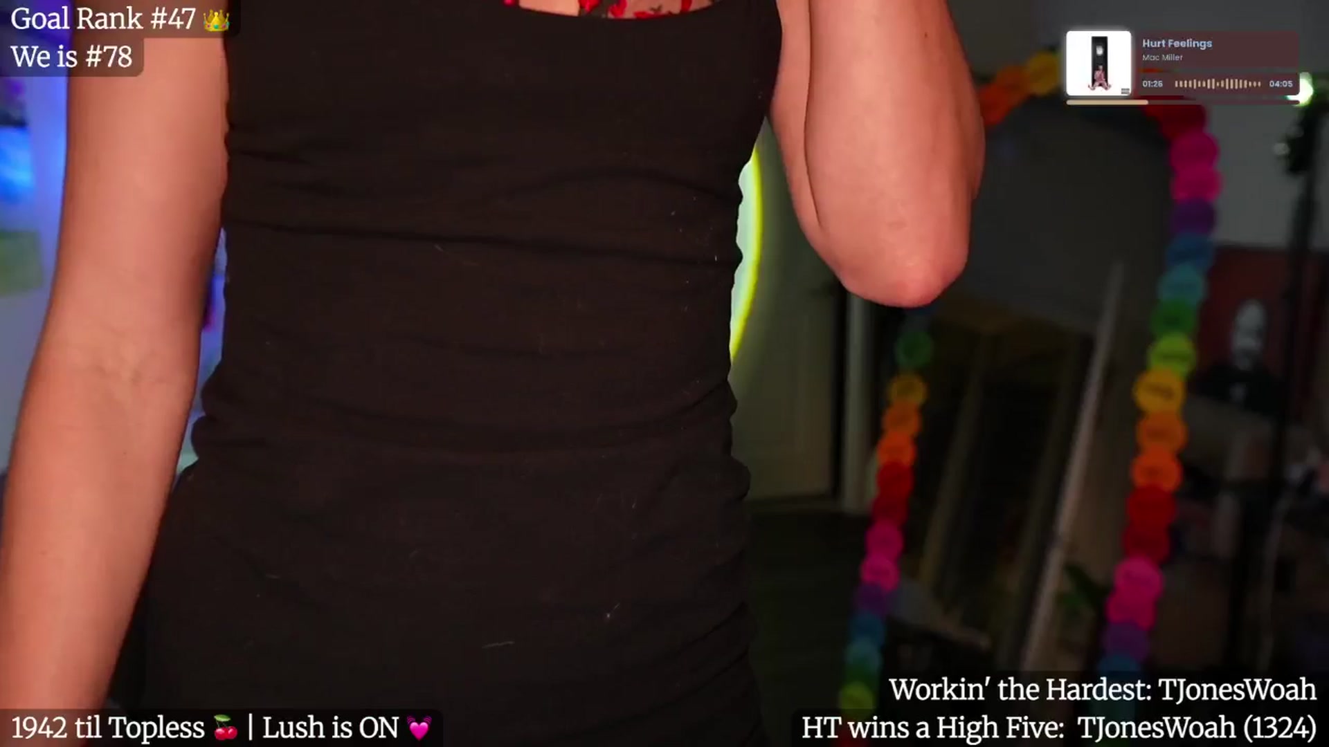 Gallery image thumbnail from Gia_Xxxmas's myfreecams stream on, 12/29/2025, 03:25 image 10 of 20