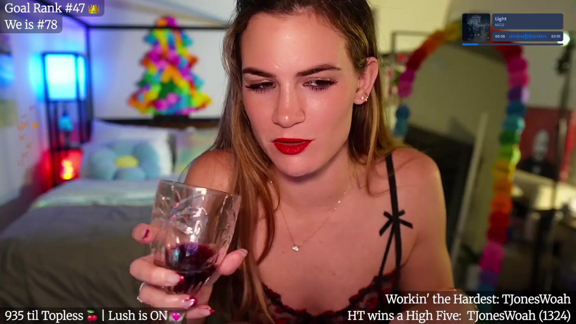 Gallery image thumbnail from Gia_Xxxmas's myfreecams stream on, 12/29/2025, 03:25 image 13 of 20