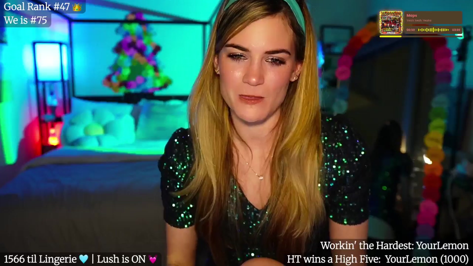 Gallery image thumbnail from Gia_Xxxmas's myfreecams stream on, 12/30/2025, 05:07 image 3 of 20