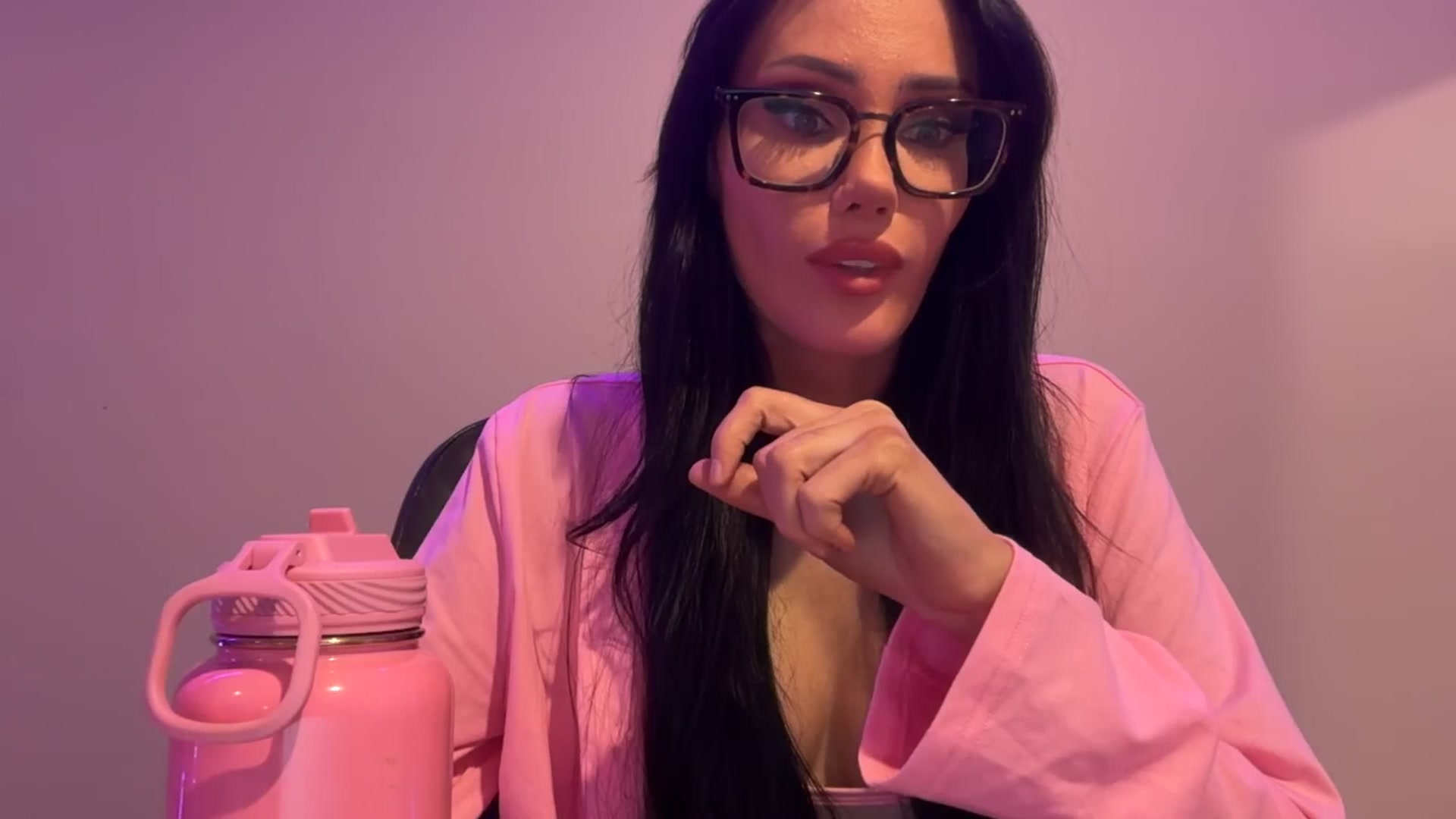 Gallery image thumbnail from Gia__'s myfreecams stream on, 10/02/2025, 05:29 image 9 of 20