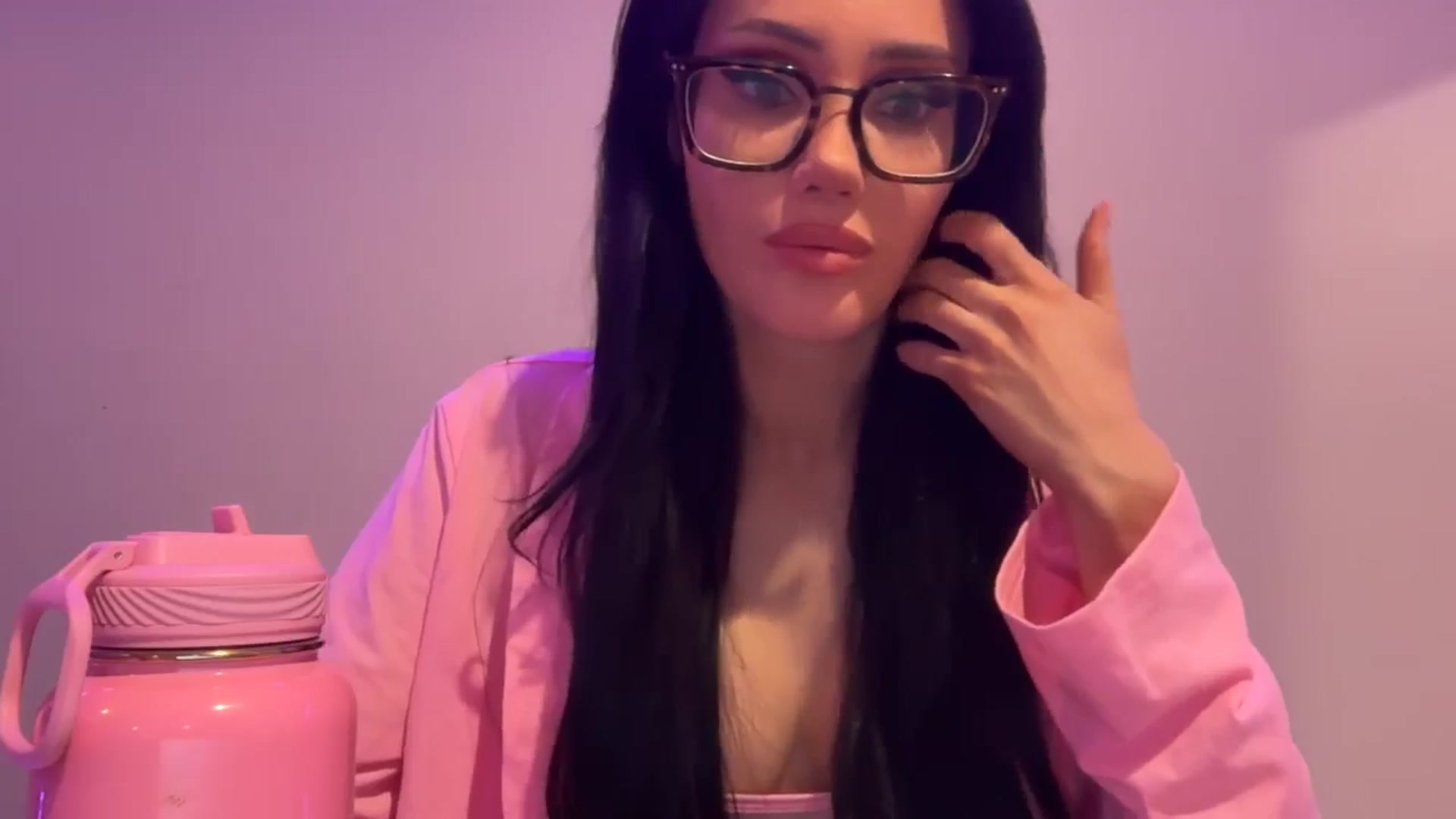 Gallery image thumbnail from Gia__'s myfreecams stream on, 10/02/2025, 05:29 image 12 of 20