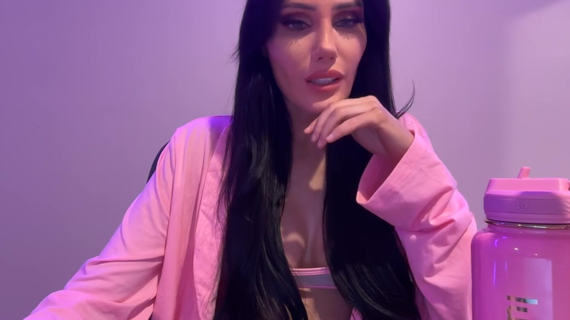 Gallery image thumbnail from Gia__'s myfreecams stream on, 10/02/2025, 05:29 image 19 of 20
