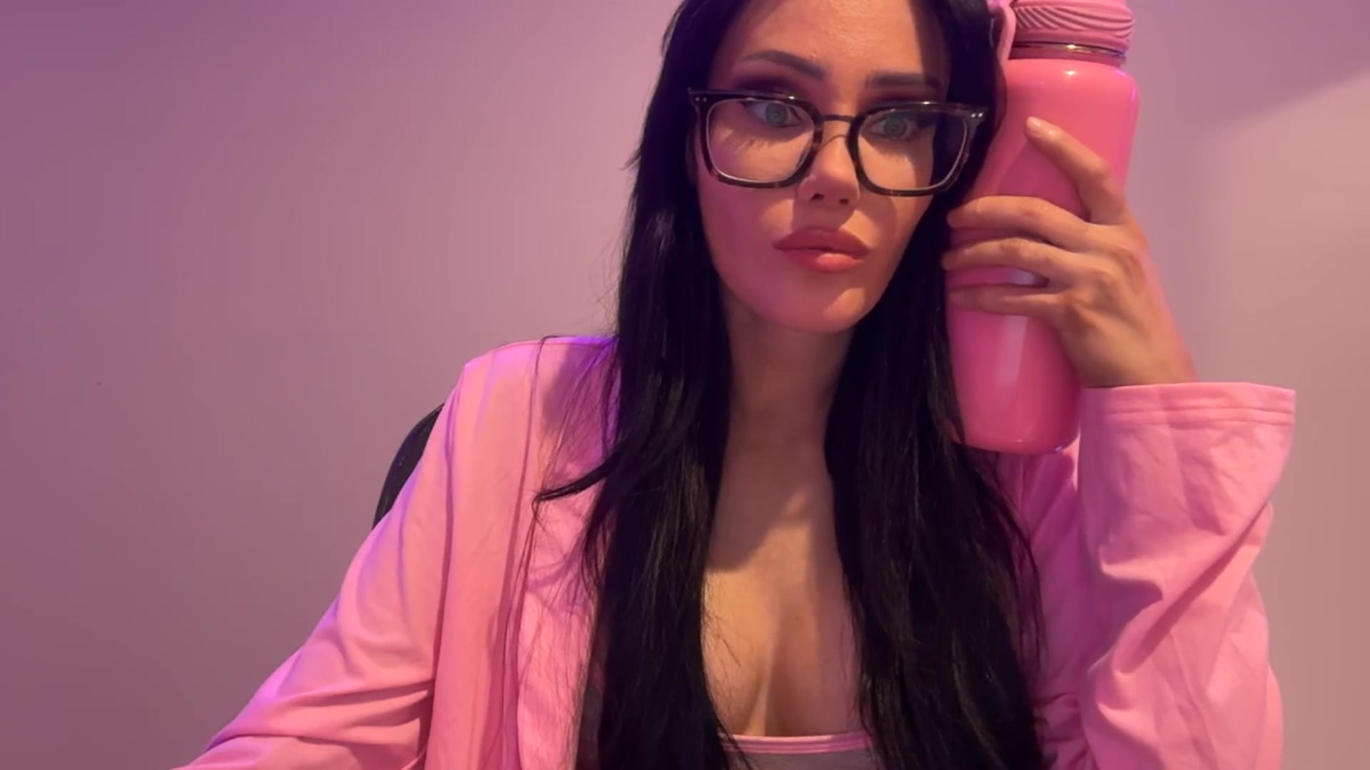 Gallery image thumbnail from Gia__'s myfreecams stream on, 10/02/2025, 05:29 image 8 of 20