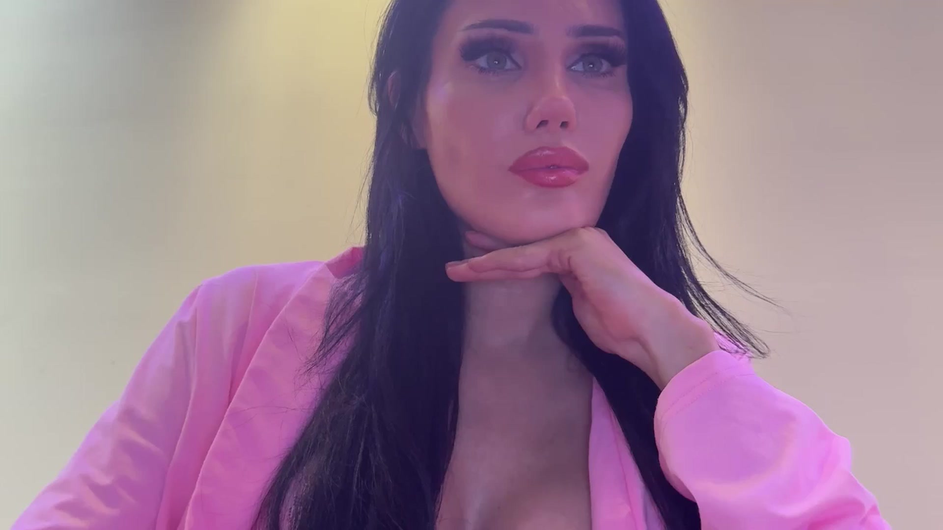 Gallery image thumbnail from Gia__'s myfreecams stream on, 10/05/2025, 01:01 image 20 of 20