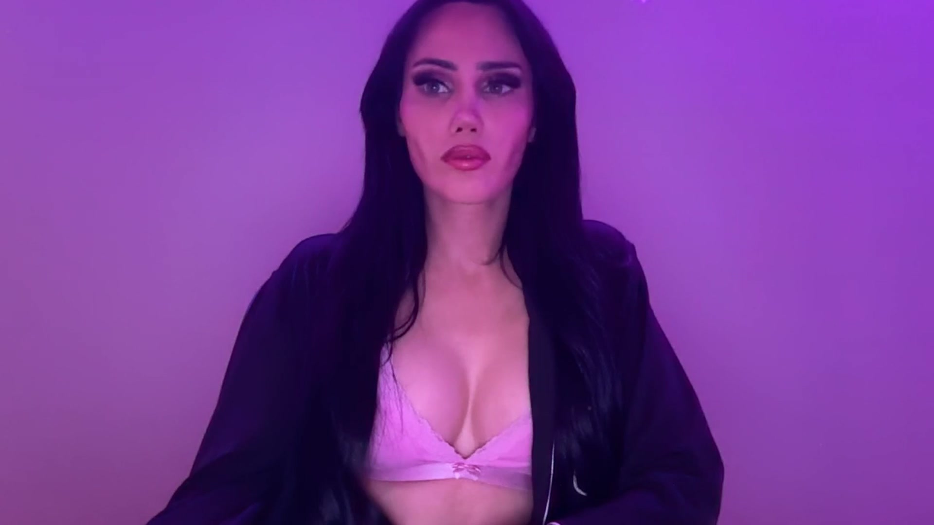 Gallery image thumbnail from Gia__'s myfreecams stream on, 10/11/2025, 01:14 image 14 of 20