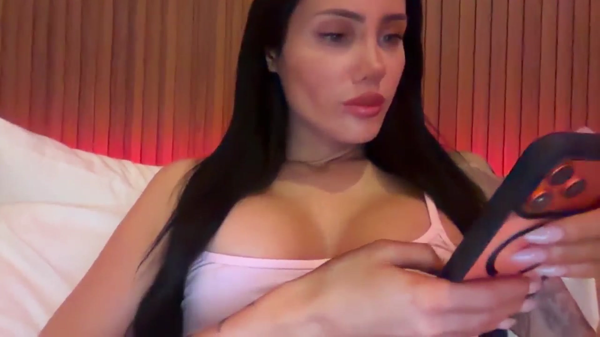Gallery image thumbnail from Gia__'s myfreecams stream on, 12/03/2025, 03:25 image 12 of 20