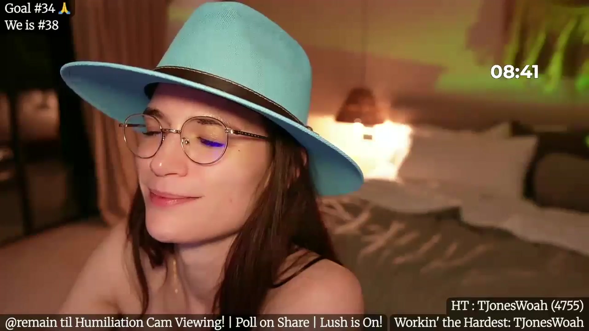 Gallery image thumbnail from Gia_inMexico's myfreecams stream on, 03/23/2025, 07:40 image 15 of 20