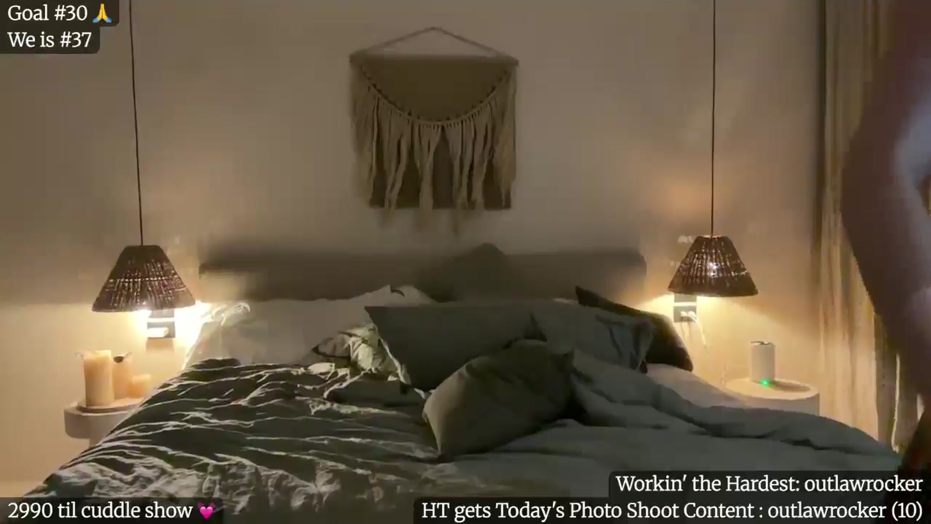 Gallery image thumbnail from Gia_inMexico's myfreecams stream on, 03/27/2025, 24:56 image 11 of 20