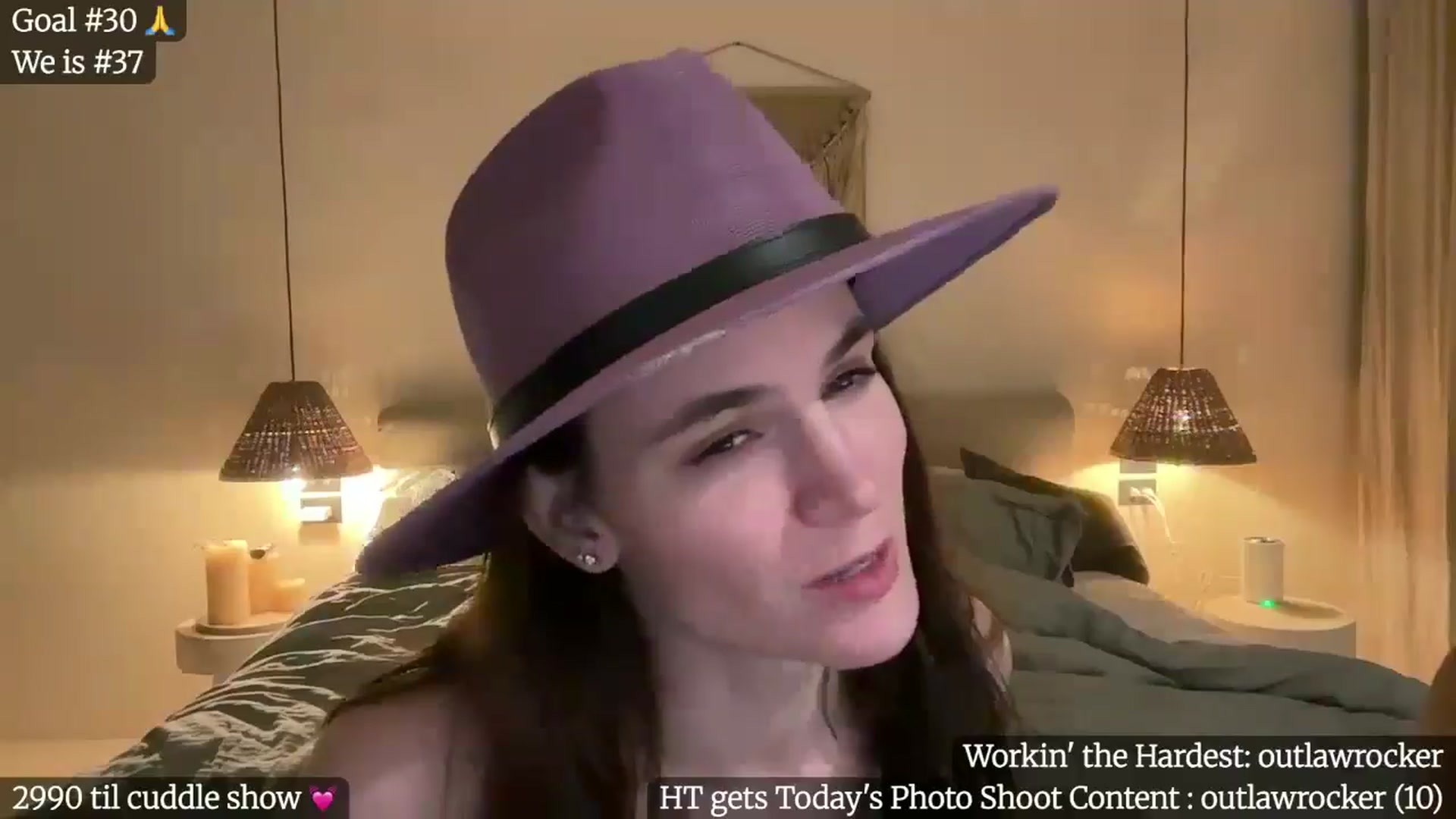 Gallery image thumbnail from Gia_inMexico's myfreecams stream on, 03/27/2025, 24:56 image 10 of 20