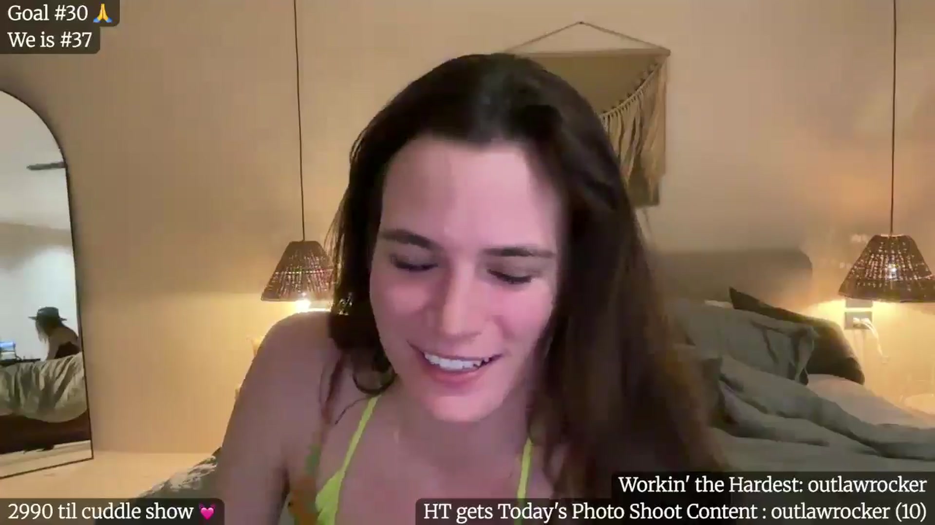 Gallery image thumbnail from Gia_inMexico's myfreecams stream on, 03/27/2025, 24:56 image 8 of 20