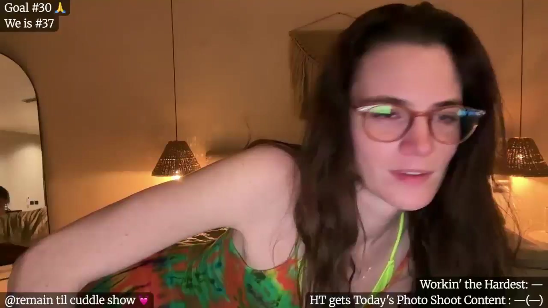 Gallery image thumbnail from Gia_inMexico's myfreecams stream on, 03/27/2025, 24:56 image 2 of 20