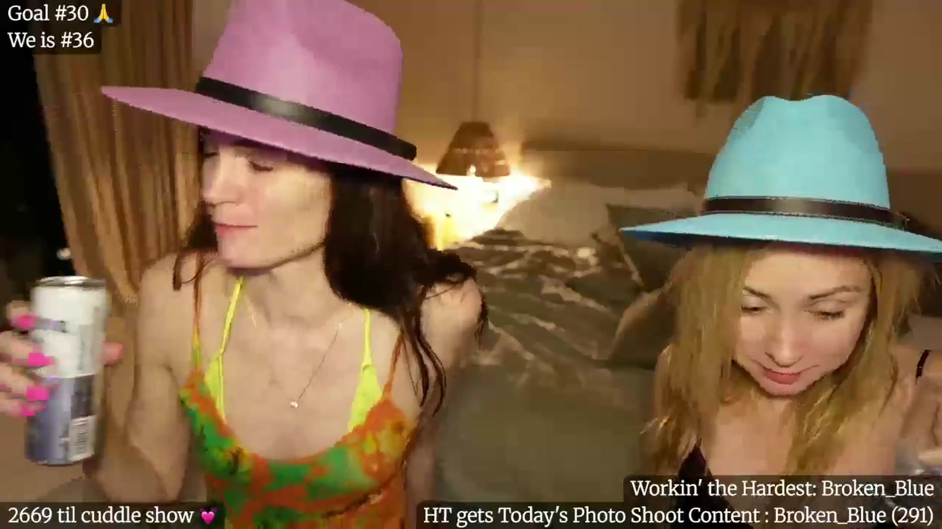 Gallery image thumbnail from Gia_inMexico's myfreecams stream on, 03/27/2025, 24:56 image 19 of 20