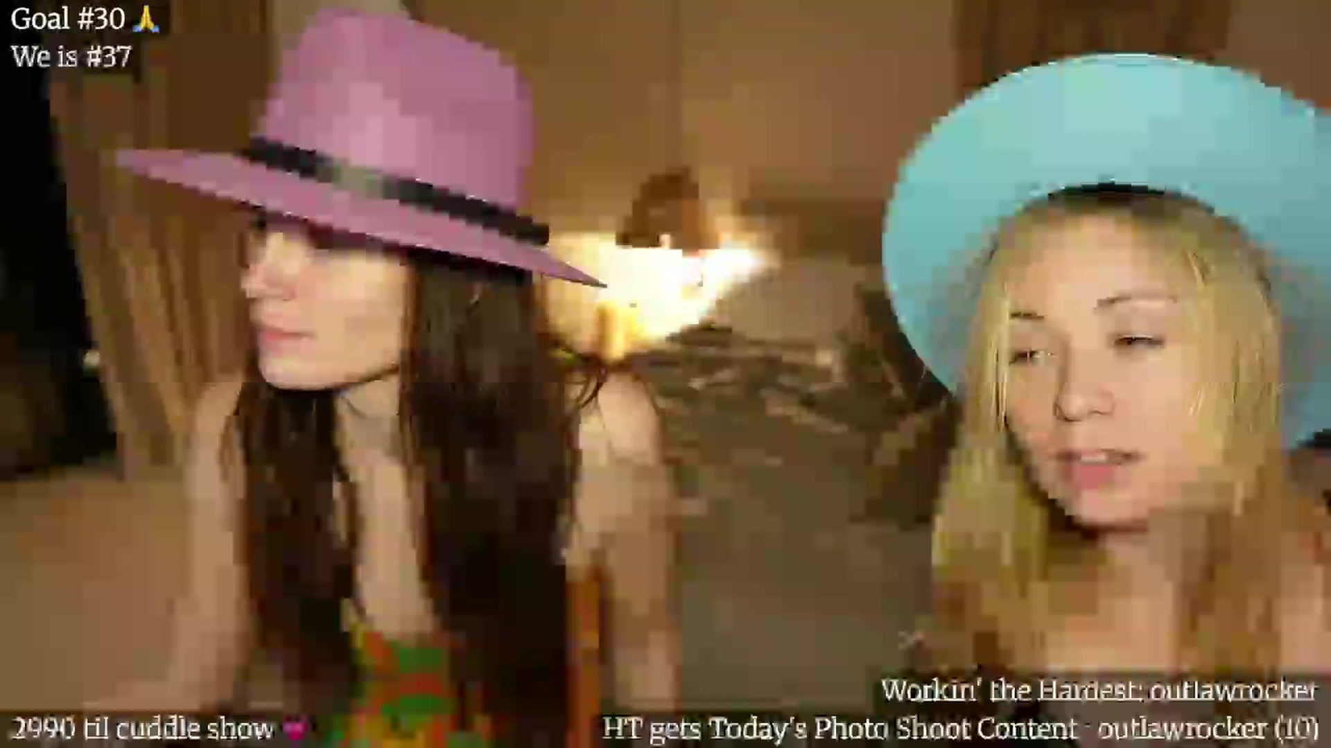 Gallery image thumbnail from Gia_inMexico's myfreecams stream on, 03/27/2025, 24:56 image 16 of 20