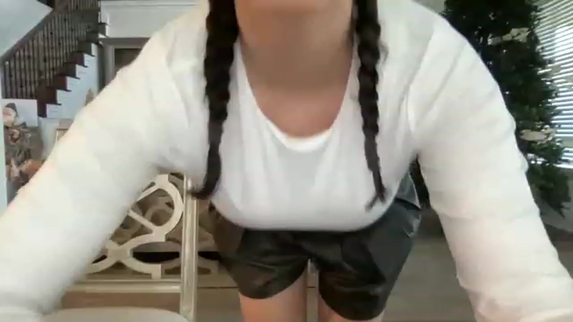 Gallery image thumbnail from Giaislovely's myfreecams stream on, 12/08/2022, 20:56 image 6 of 20
