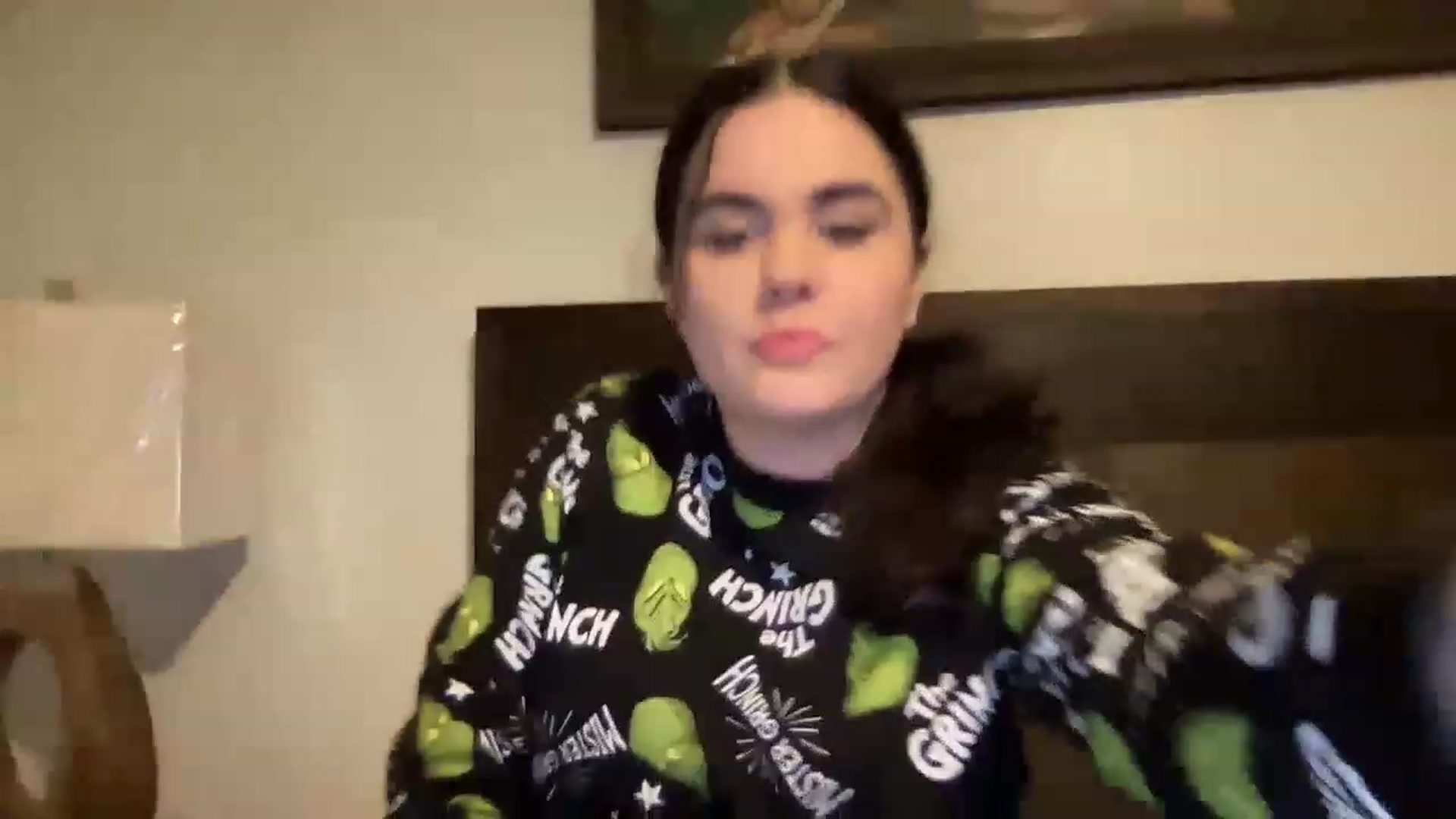 Gallery image thumbnail from Giaislovely's myfreecams stream on, 12/27/2022, 05:08 image 17 of 20