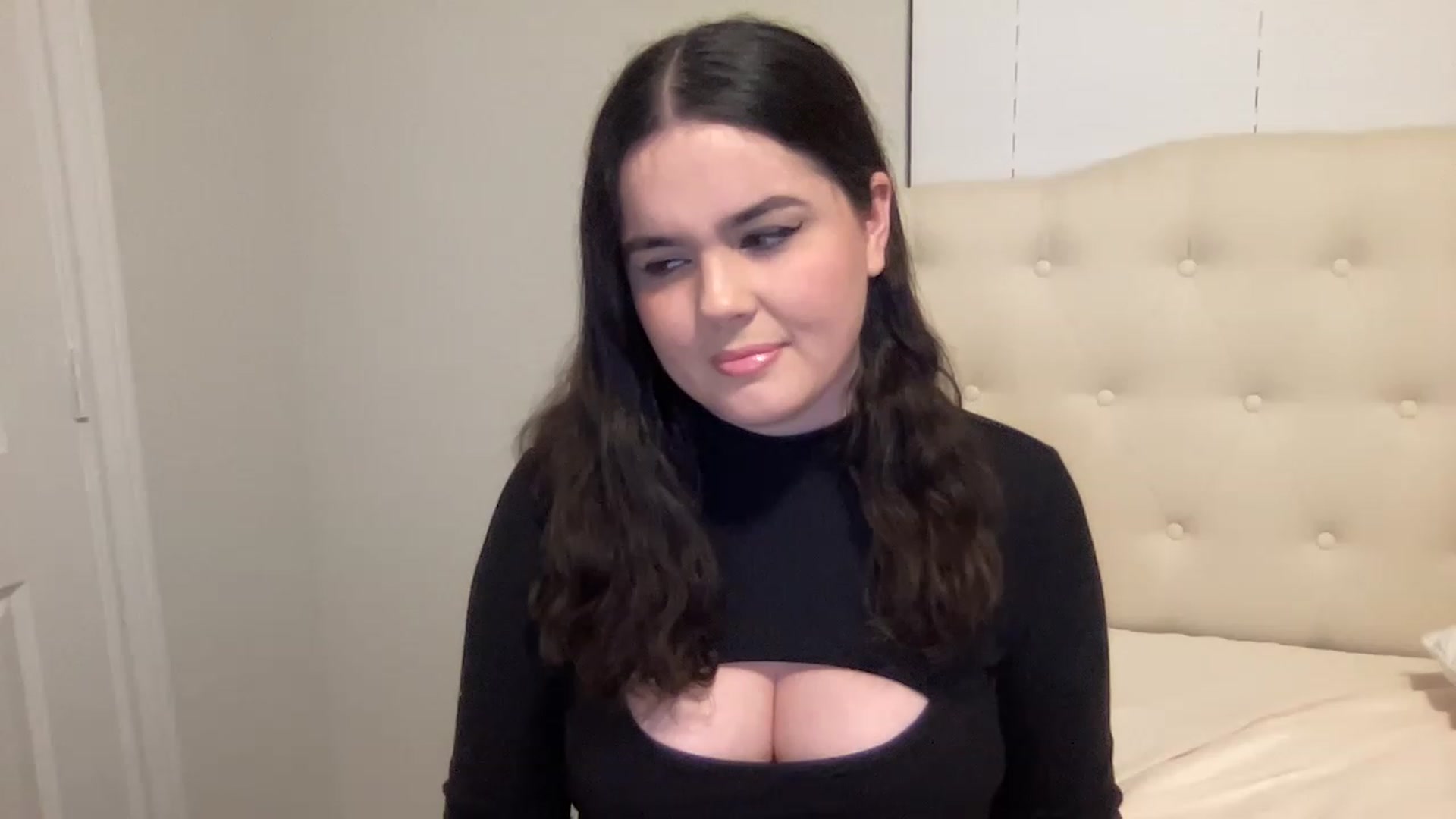 Gallery image thumbnail from Giaislovely's myfreecams stream on, 12/28/2022, 06:49 image 10 of 20