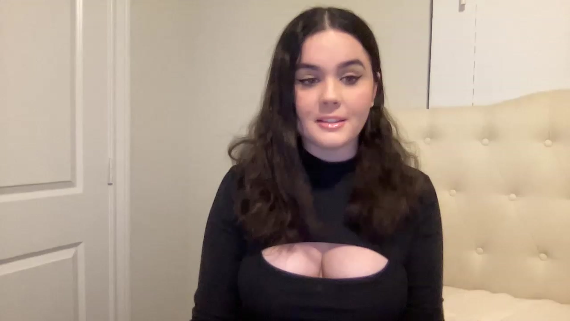 Gallery image thumbnail from Giaislovely's myfreecams stream on, 12/28/2022, 06:49 image 1 of 20
