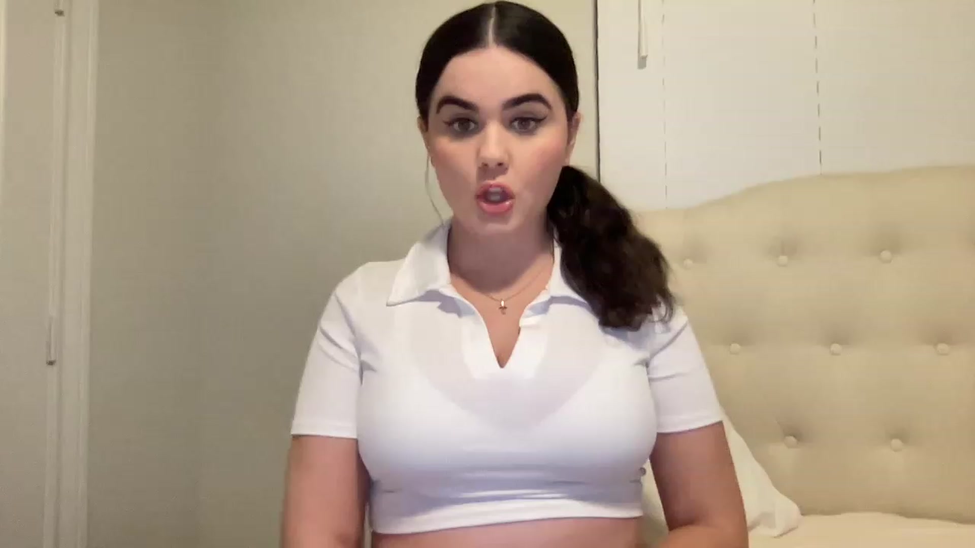 Gallery image thumbnail from Giaislovely's myfreecams stream on, 12/29/2022, 04:49 image 8 of 20