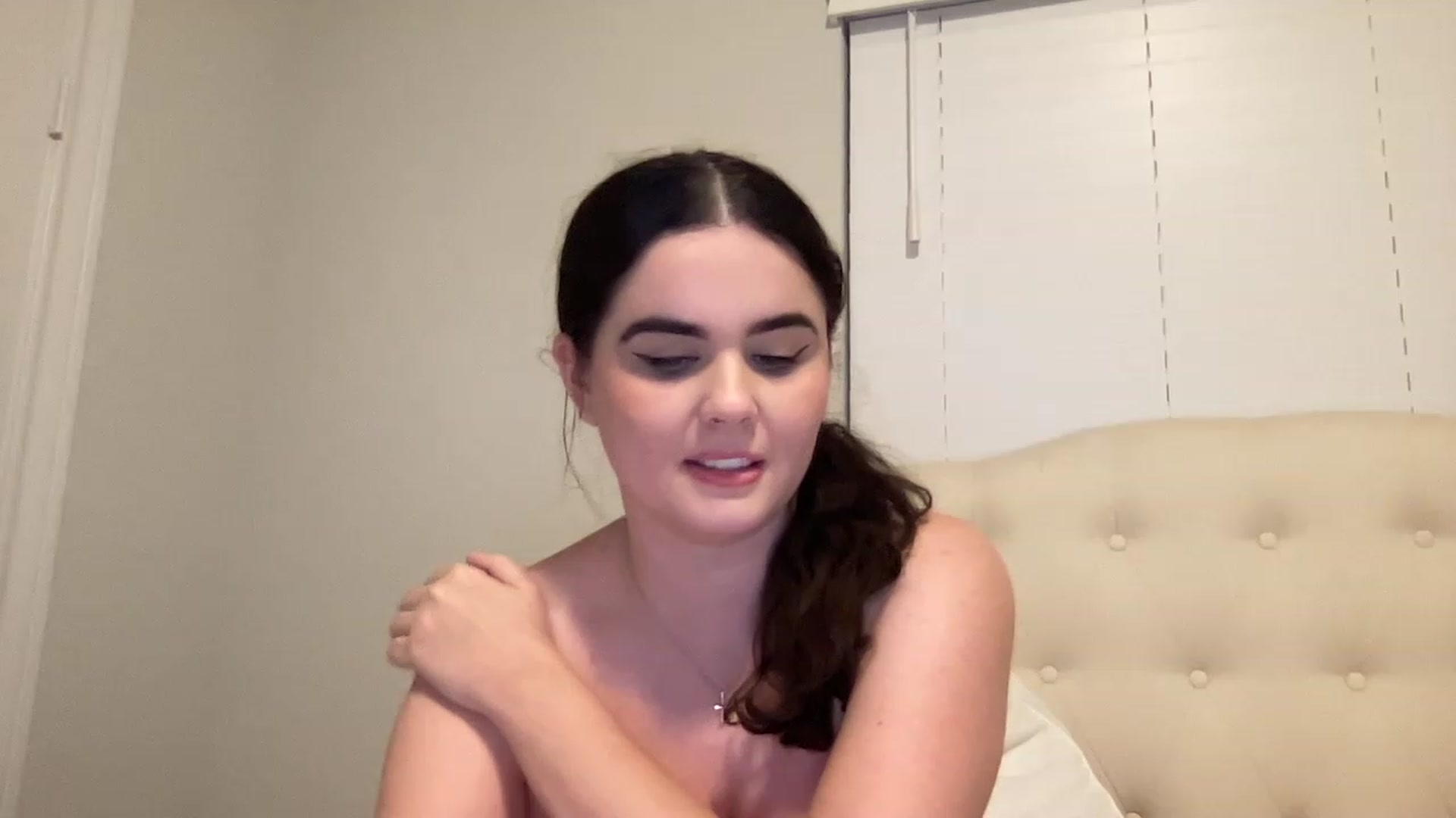 Gallery image thumbnail from Giaislovely's myfreecams stream on, 12/29/2022, 05:54 image 11 of 20
