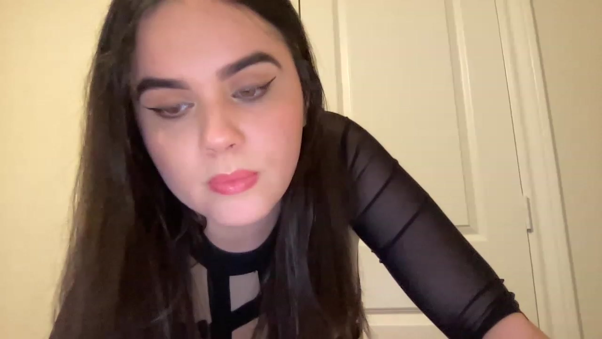 Gallery image thumbnail from Giaislovely's myfreecams stream on, 01/03/2023, 06:45 image 8 of 20