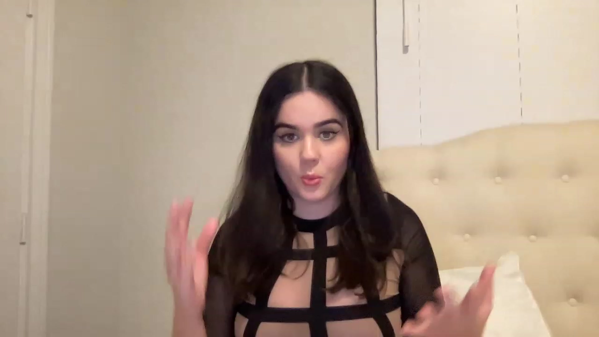 Gallery image thumbnail from Giaislovely's myfreecams stream on, 01/03/2023, 06:45 image 9 of 20