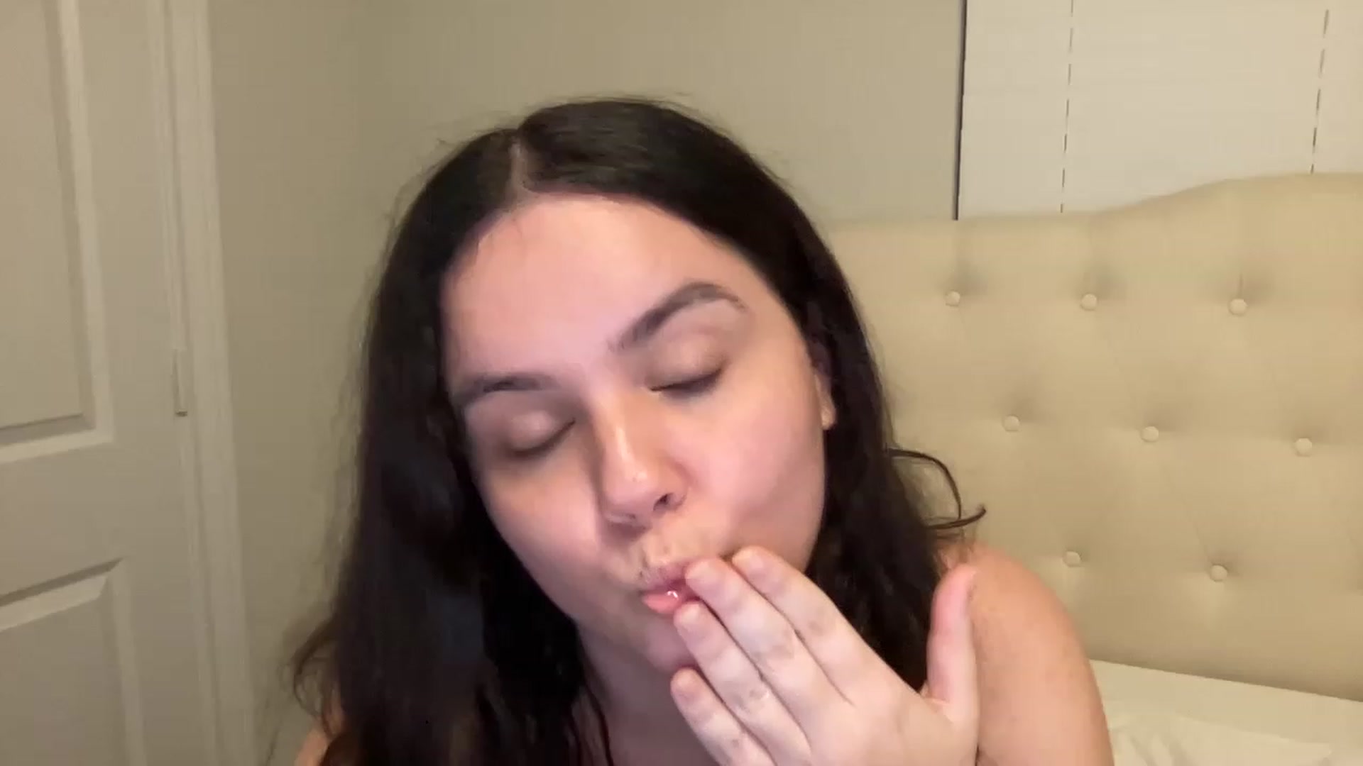 Gallery image thumbnail from Giaislovely's myfreecams stream on, 01/06/2023, 06:13 image 16 of 20