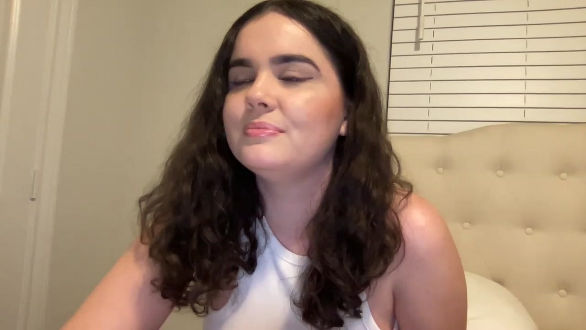 Gallery image thumbnail from Giaislovely's myfreecams stream on, 01/16/2023, 05:29 image 10 of 20