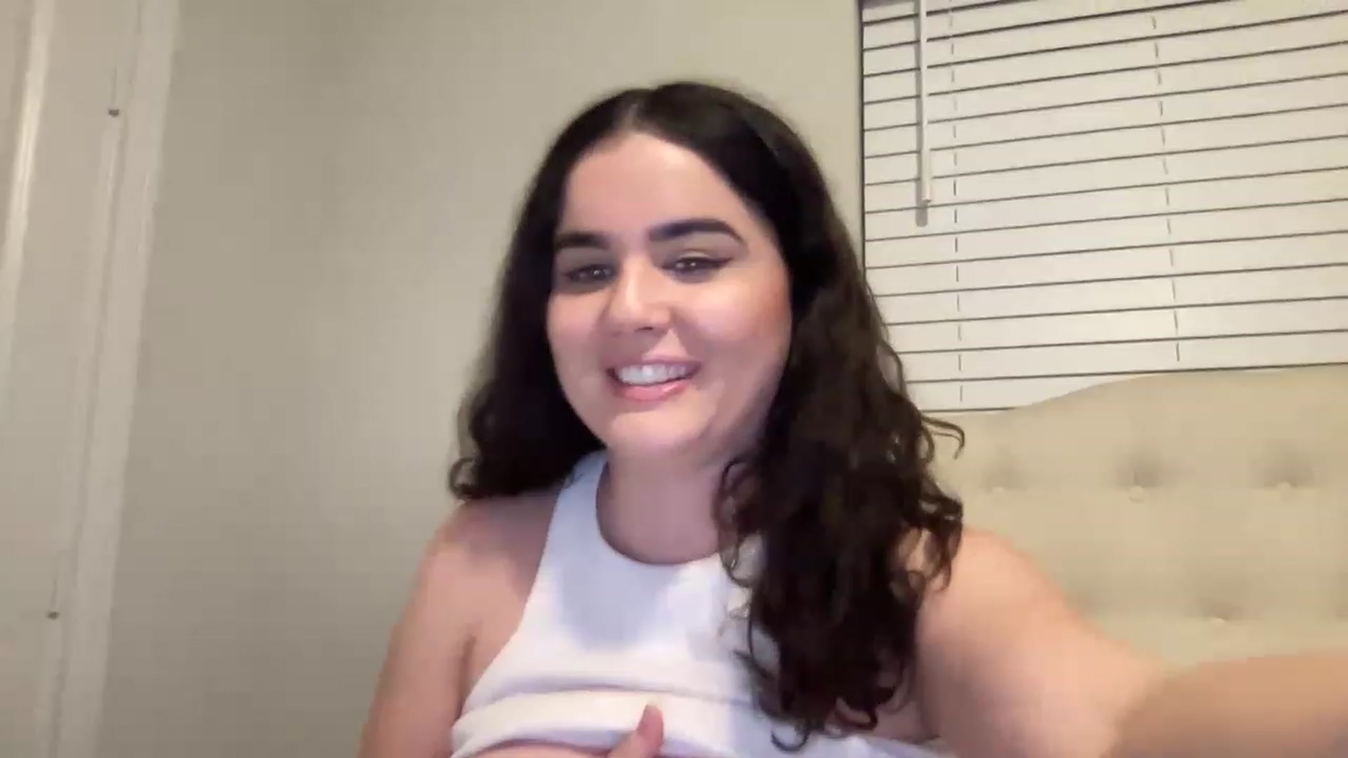 Gallery image thumbnail from Giaislovely's myfreecams stream on, 01/16/2023, 06:25 image 20 of 20
