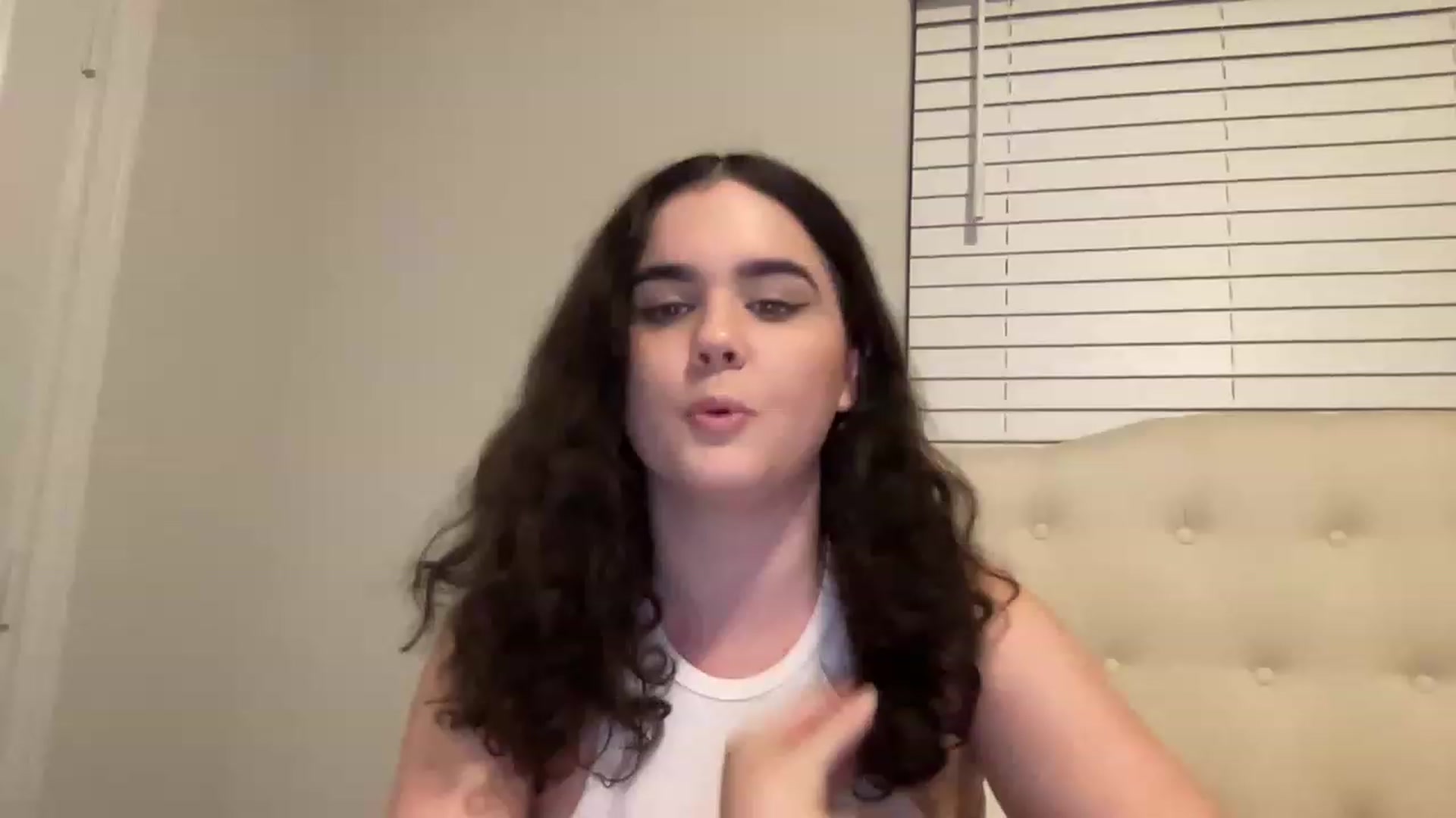 Gallery image thumbnail from Giaislovely's myfreecams stream on, 01/16/2023, 06:25 image 3 of 20