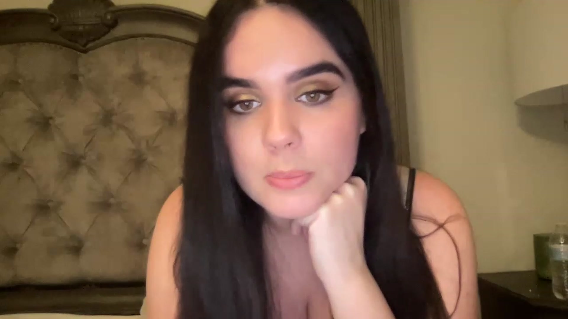 Gallery image thumbnail from Giaislovely's myfreecams stream on, 02/18/2023, 07:44 image 15 of 20