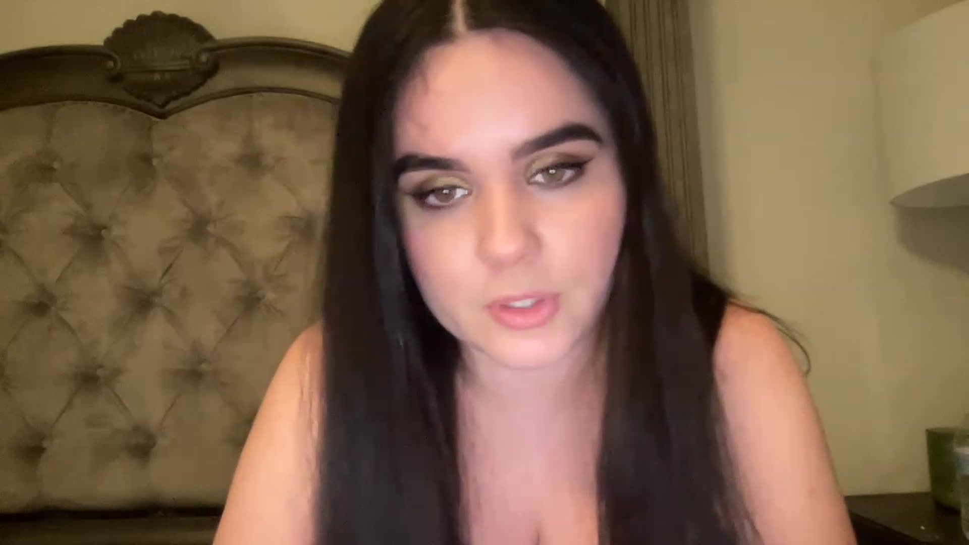 Gallery image thumbnail from Giaislovely's myfreecams stream on, 02/18/2023, 07:44 image 12 of 20