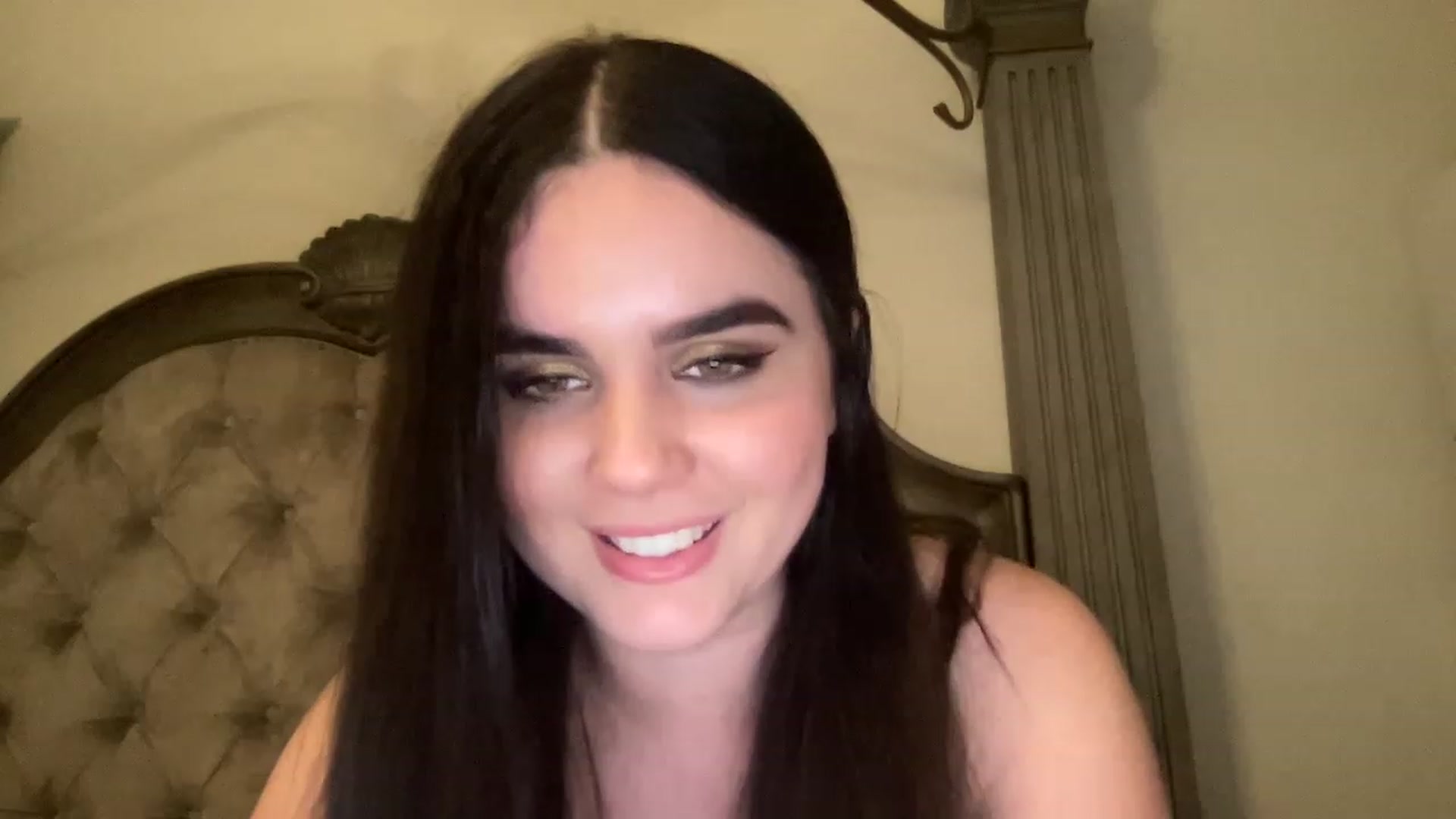 Gallery image thumbnail from Giaislovely's myfreecams stream on, 02/18/2023, 08:35 image 9 of 20