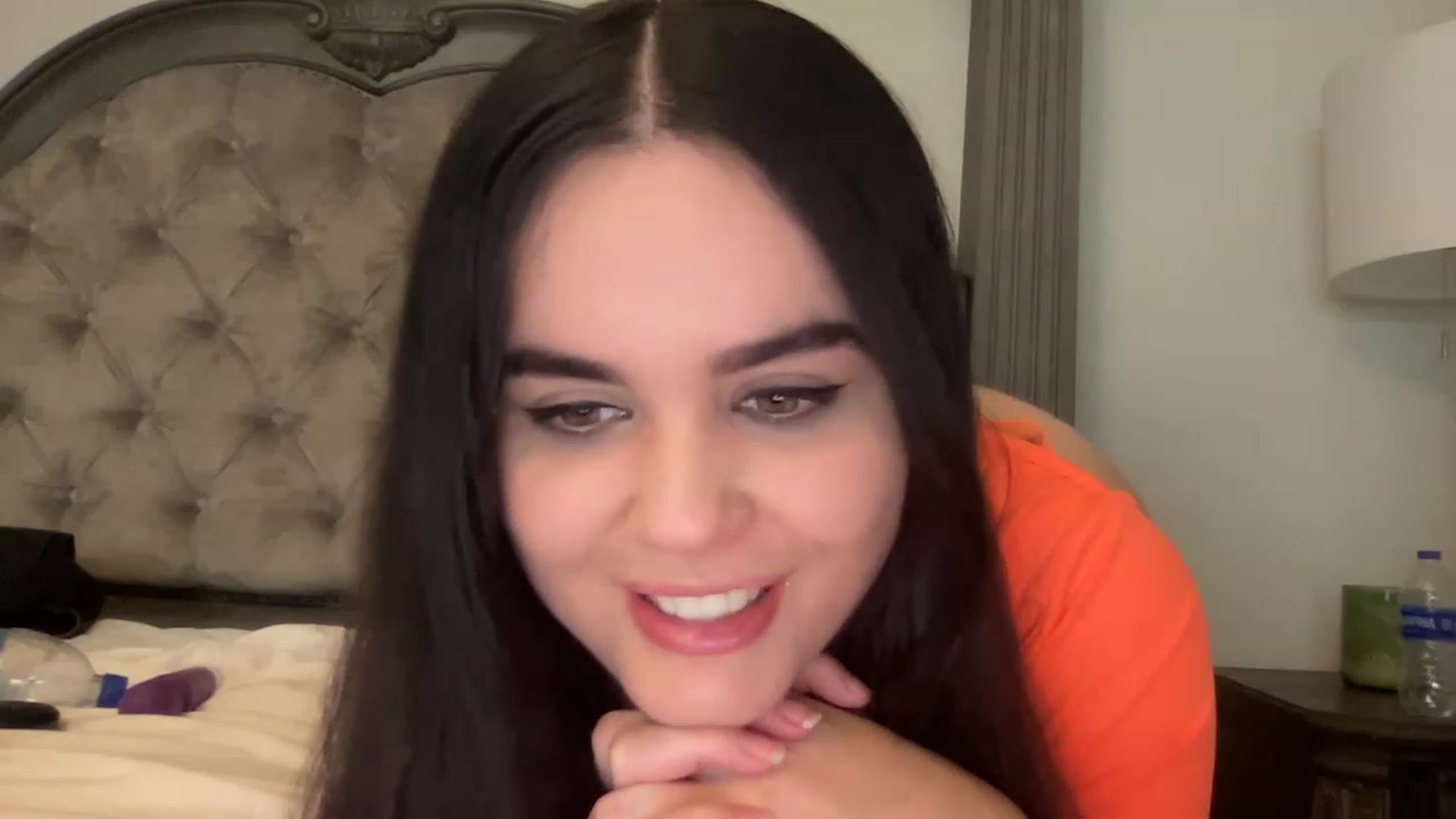 Gallery image thumbnail from Giaislovely's myfreecams stream on, 02/19/2023, 07:02 image 10 of 20