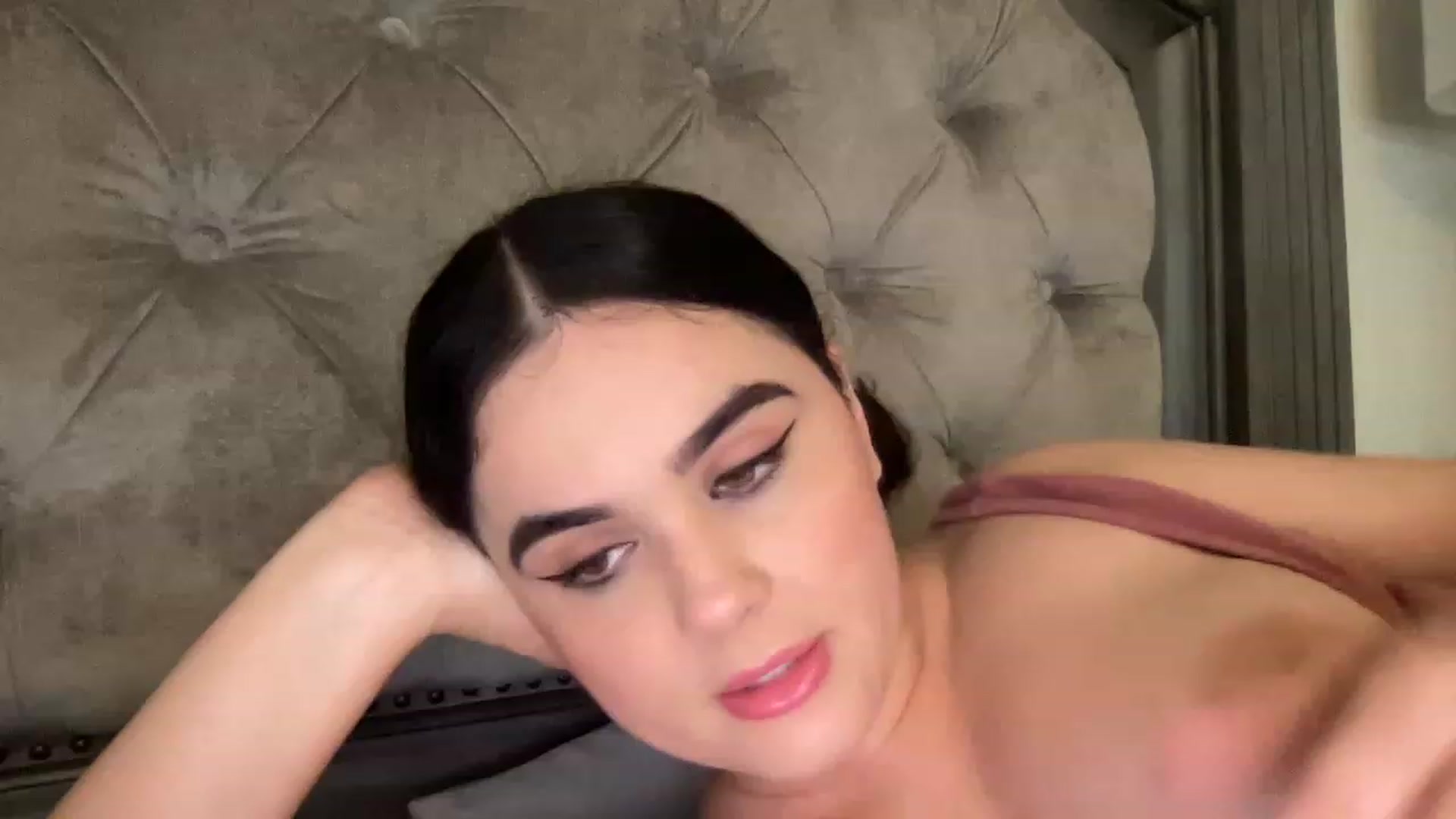 Gallery image thumbnail from Giaislovely's myfreecams stream on, 03/03/2023, 06:39 image 20 of 20