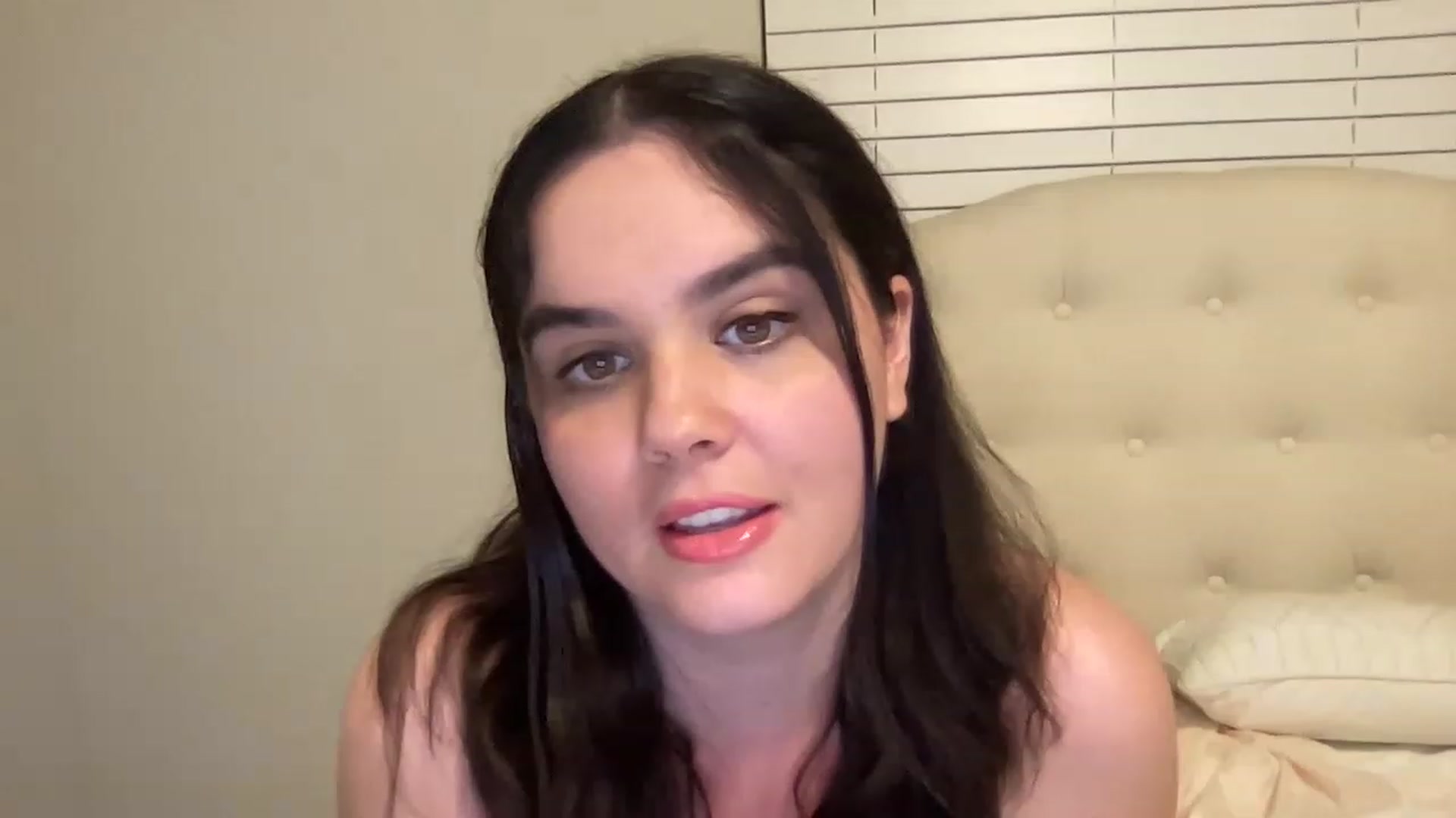 Gallery image thumbnail from Giaislovely's myfreecams stream on, 03/13/2023, 05:17 image 17 of 20
