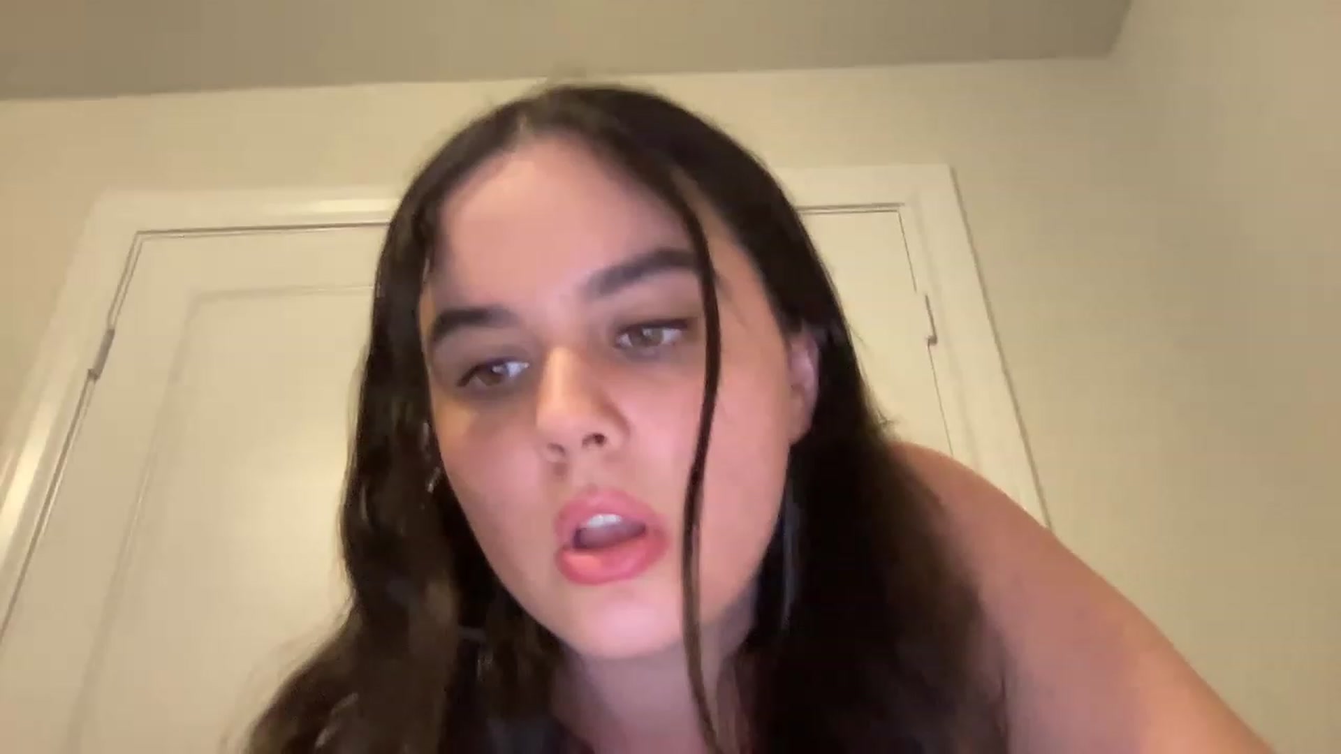 Gallery image thumbnail from Giaislovely's myfreecams stream on, 03/13/2023, 06:26 image 18 of 20