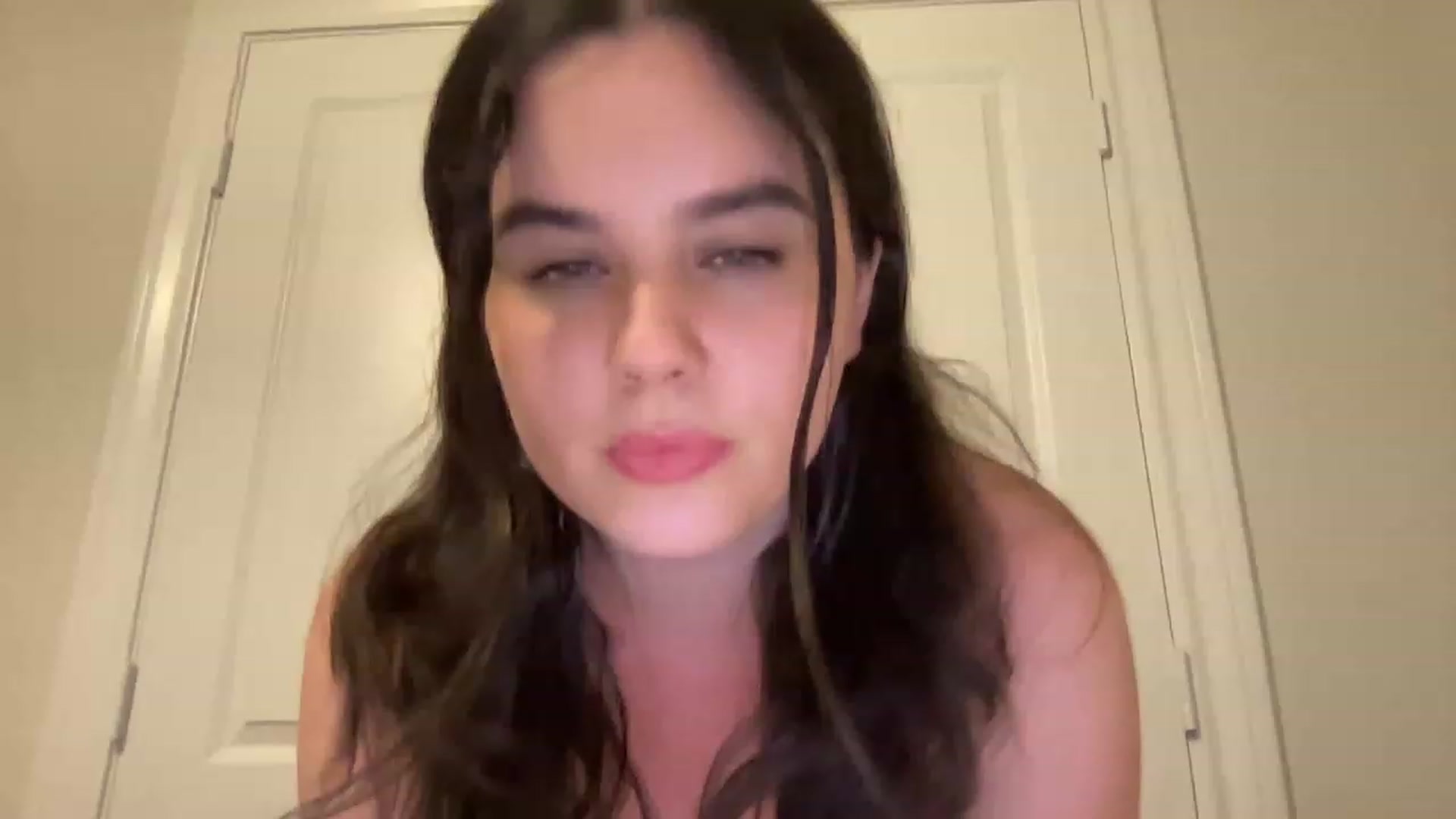 Gallery image thumbnail from Giaislovely's myfreecams stream on, 03/13/2023, 06:26 image 16 of 20