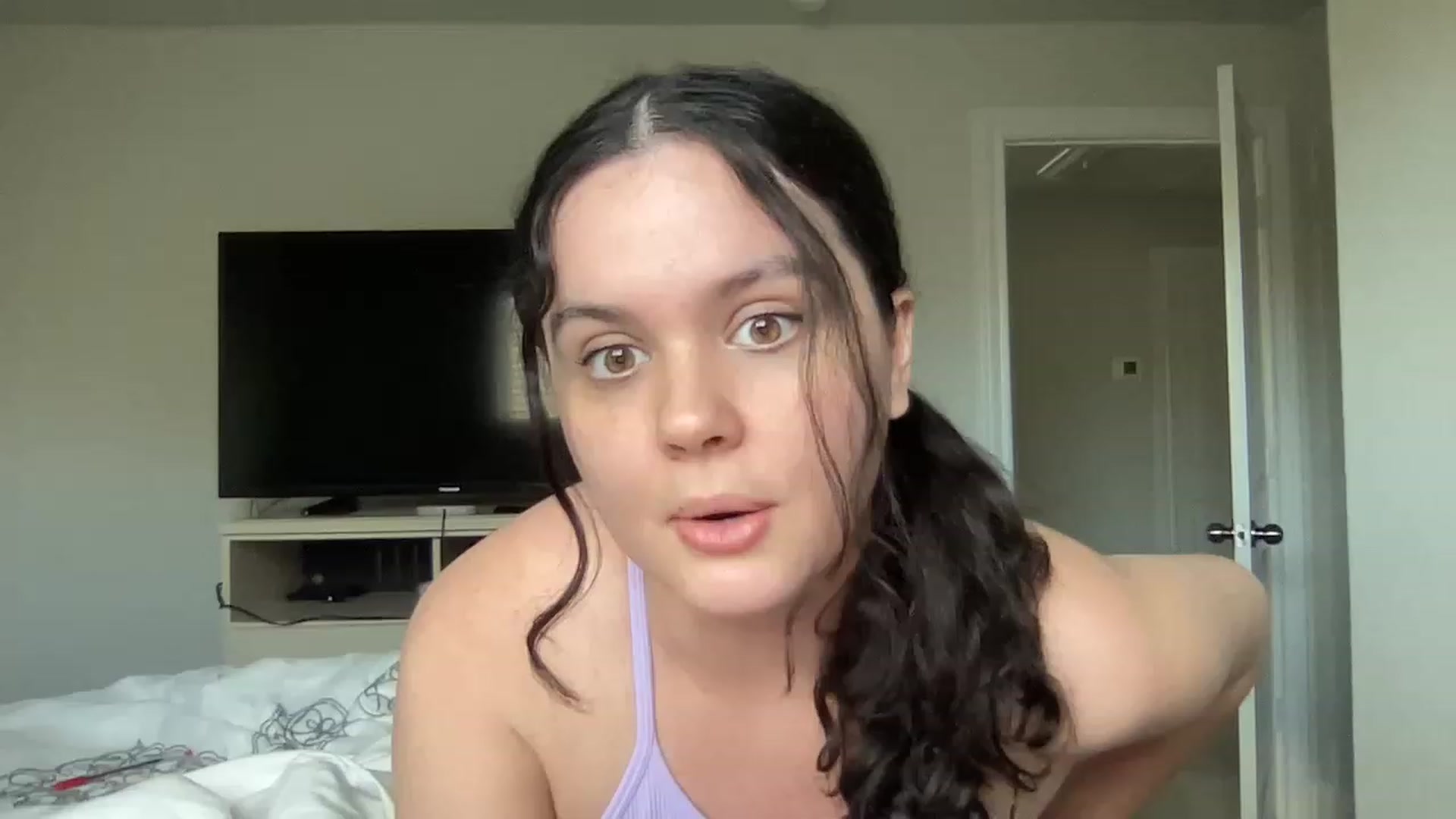 Gallery image thumbnail from Giaislovely's myfreecams stream on, 03/13/2023, 22:55 image 6 of 20