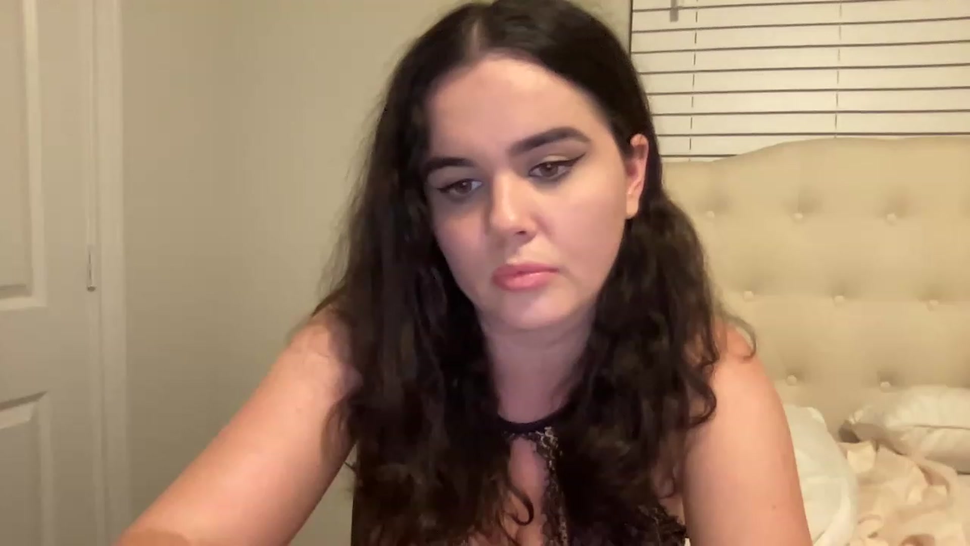 Gallery image thumbnail from Giaislovely's myfreecams stream on, 03/14/2023, 05:13 image 11 of 20