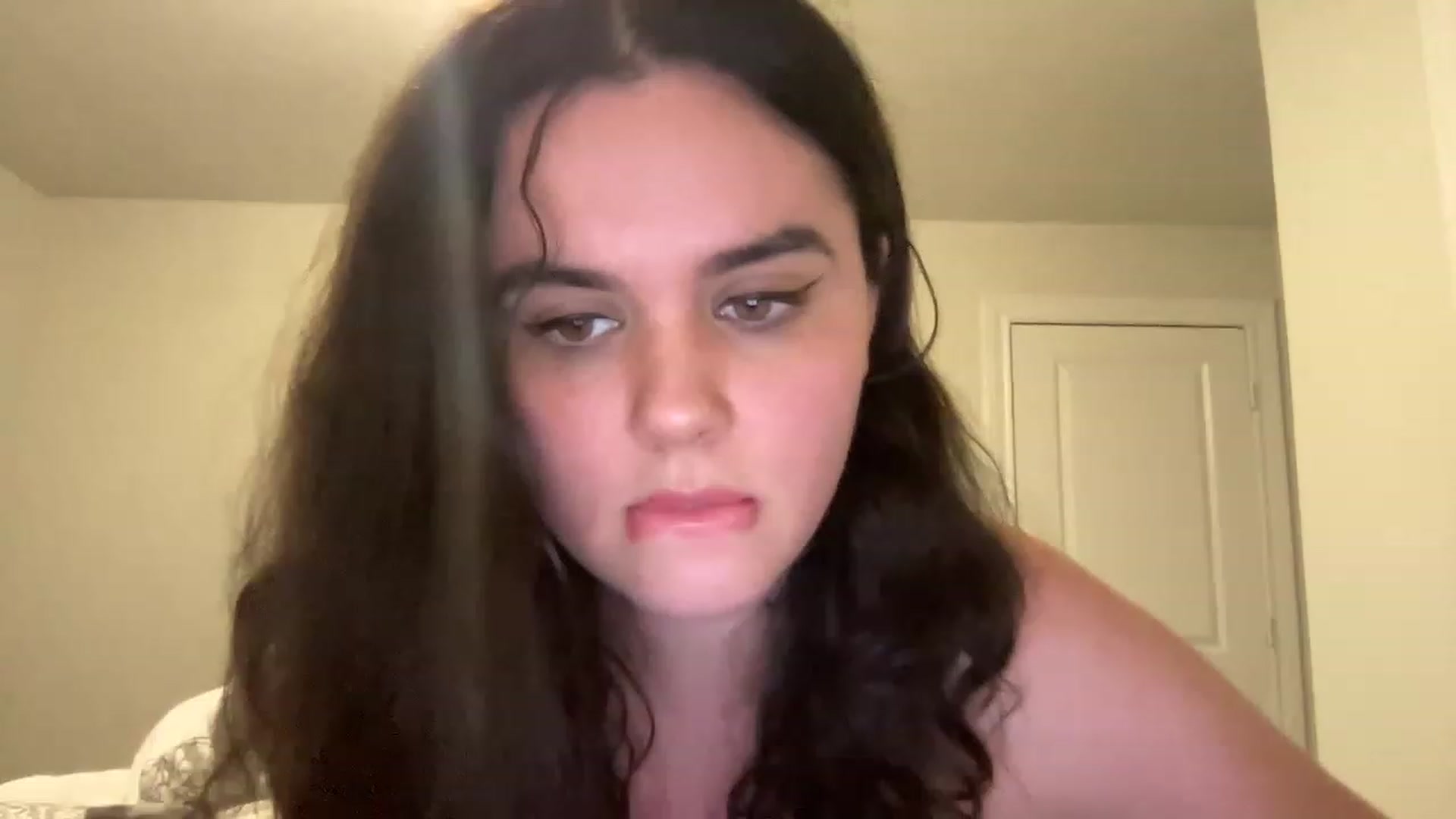 Gallery image thumbnail from Giaislovely's myfreecams stream on, 03/15/2023, 05:59 image 17 of 20