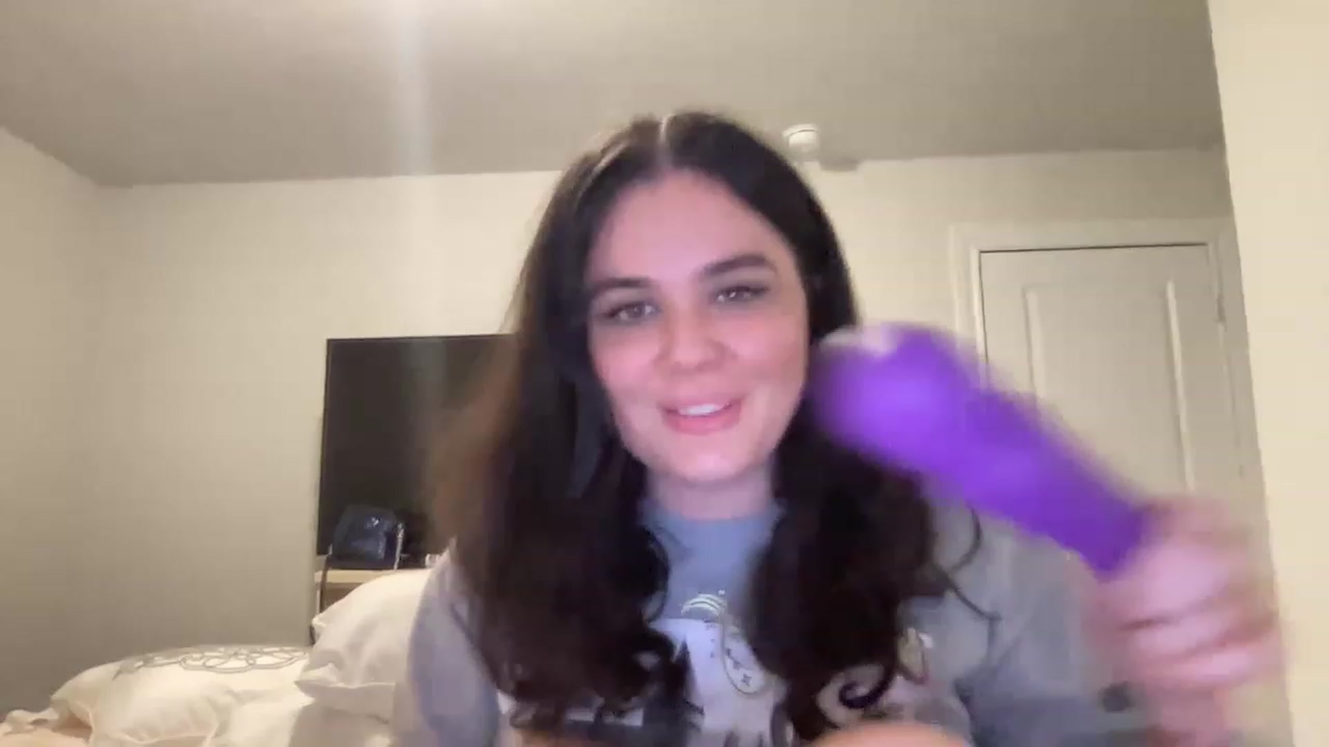 Gallery image thumbnail from Giaislovely's myfreecams stream on, 03/20/2023, 05:15 image 10 of 20