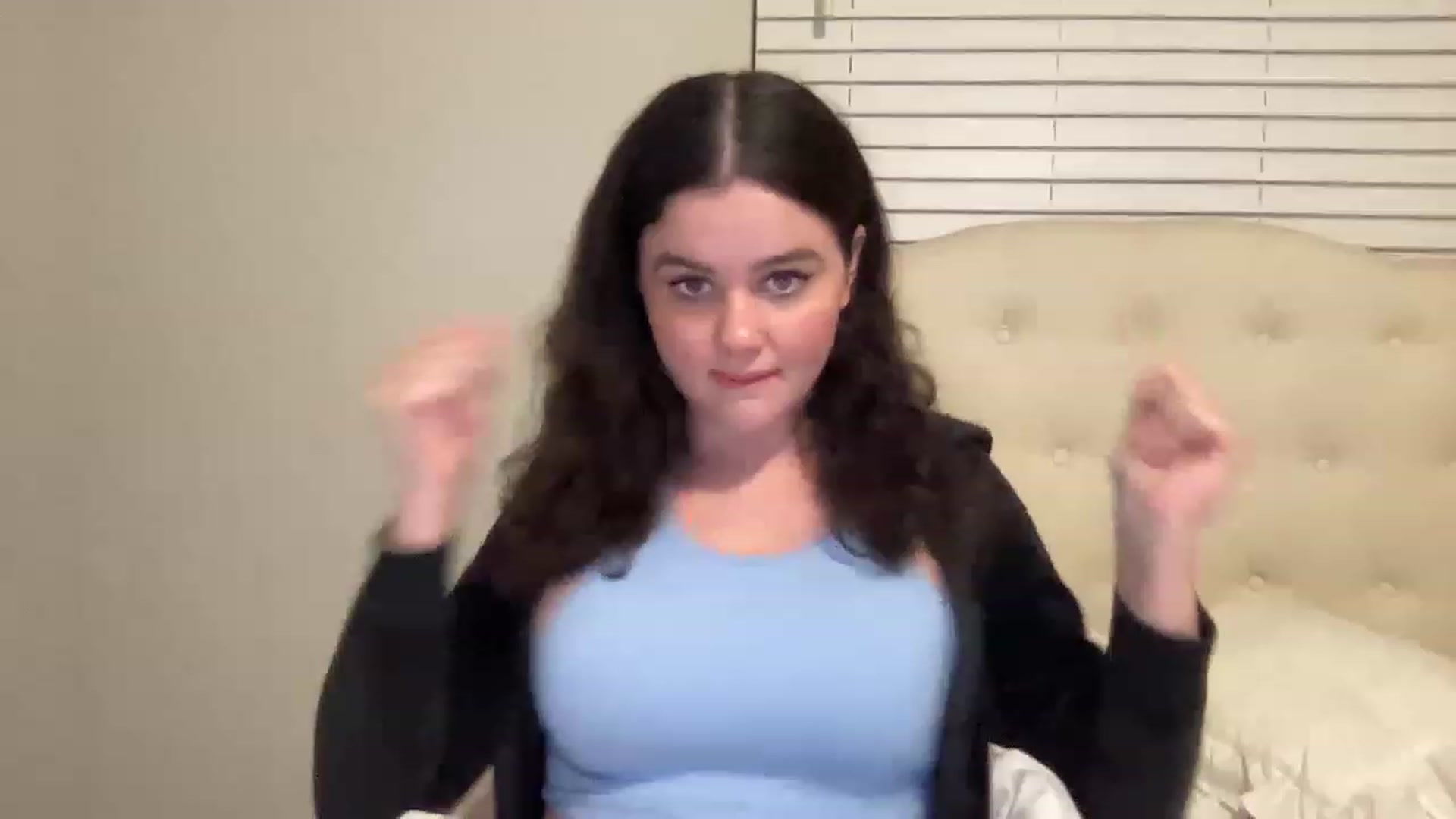 Gallery image thumbnail from Giaislovely's myfreecams stream on, 03/21/2023, 05:42 image 6 of 20