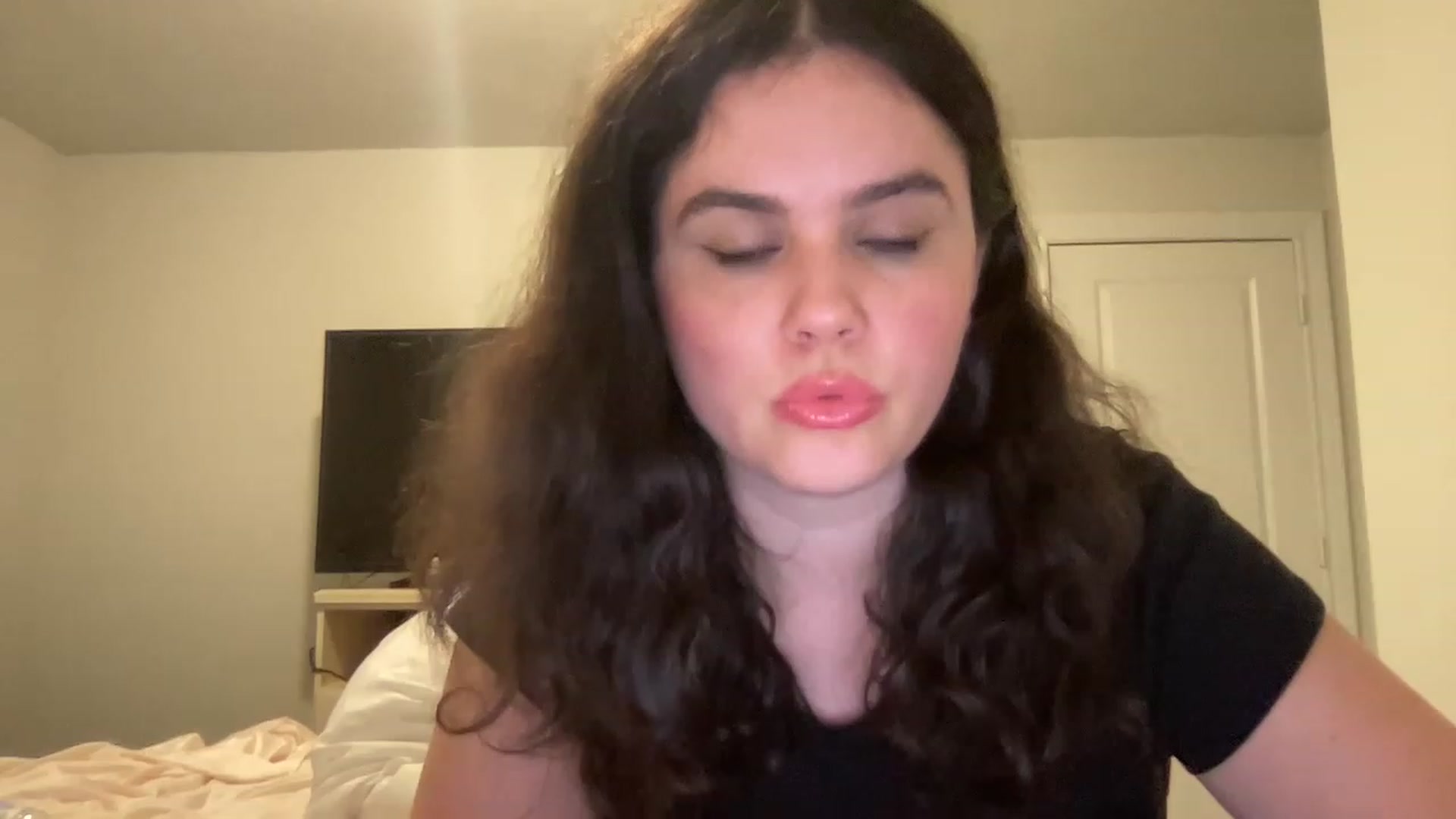 Gallery image thumbnail from Giaislovely's myfreecams stream on, 03/22/2023, 04:59 image 6 of 20