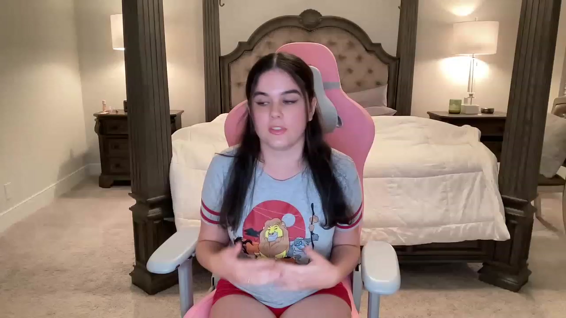 Gallery image thumbnail from Giaislovely's myfreecams stream on, 04/01/2023, 05:24 image 15 of 20