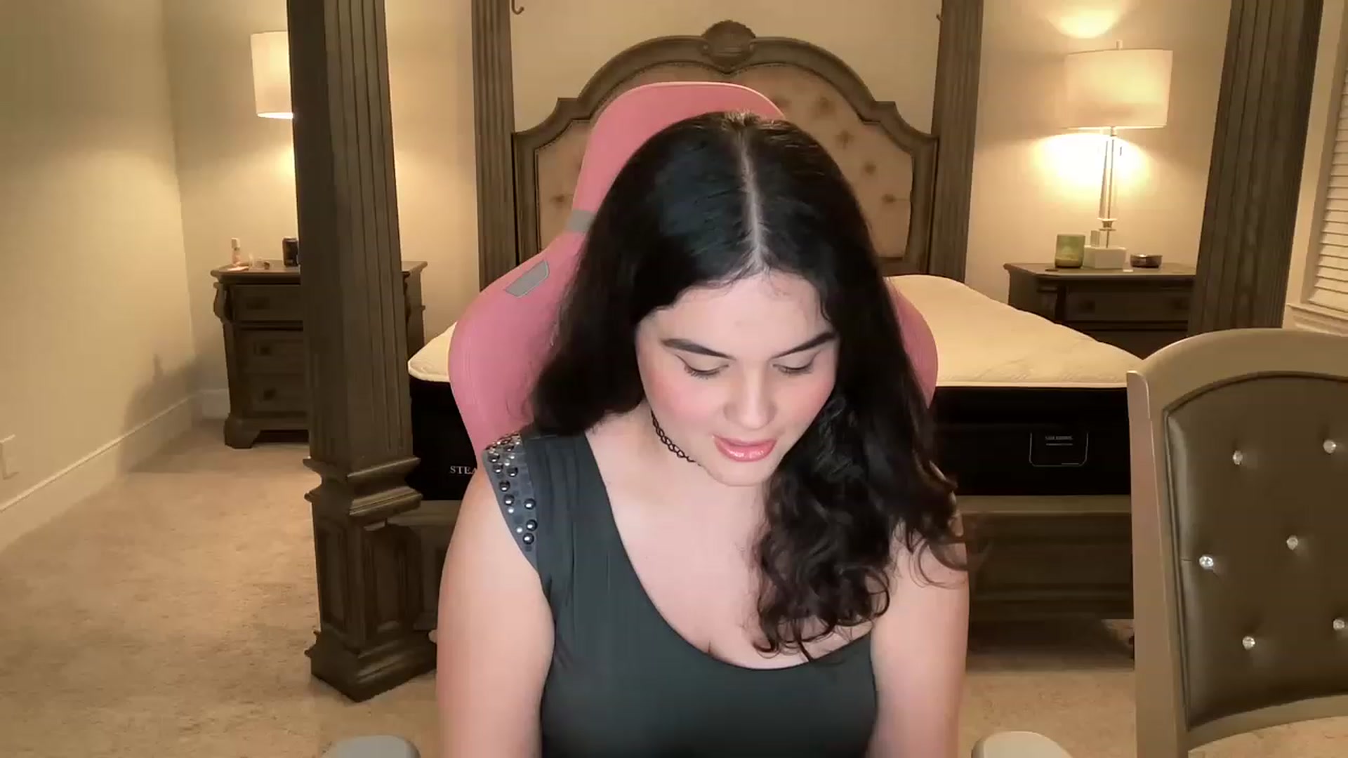 Gallery image thumbnail from Giaislovely's myfreecams stream on, 04/05/2023, 05:28 image 11 of 20
