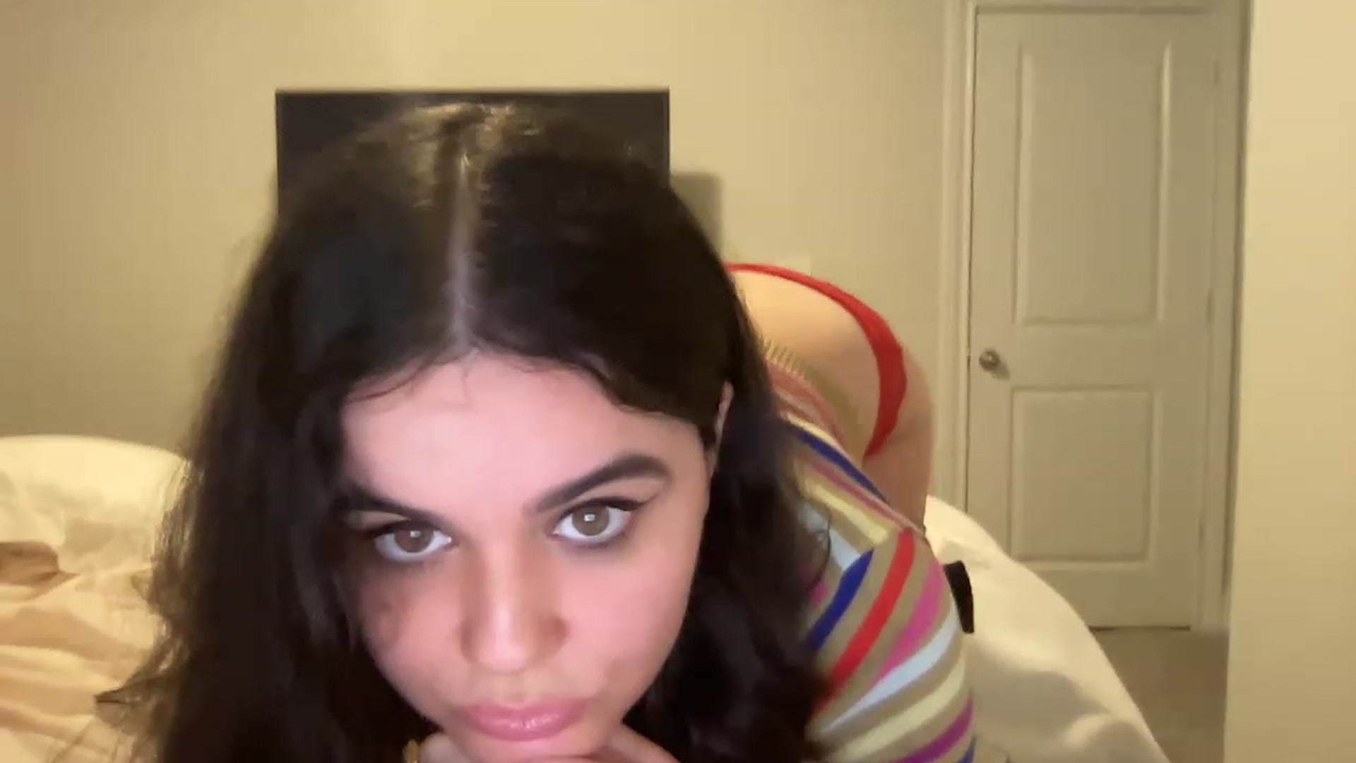 Gallery image thumbnail from Giaislovely's myfreecams stream on, 04/06/2023, 06:07 image 4 of 20